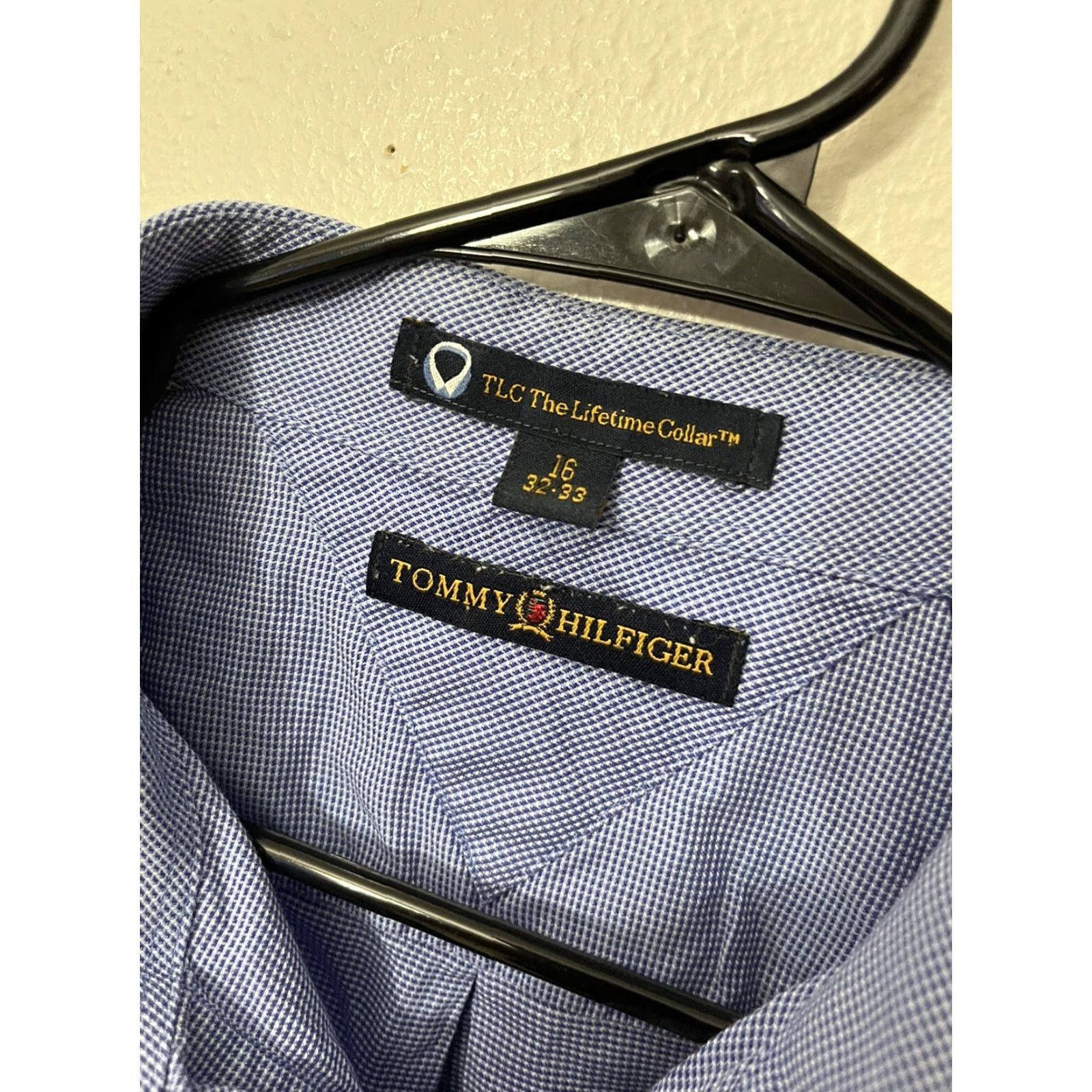 Tommy Hilfiger VINTAGE Tommy Hilfiger Shirt Mens 16 Blue Long Sleeve Button-Up TLC The Lifetime Collar Mens Size US L / EU 52-54 / 3 - 3 Thumbnail