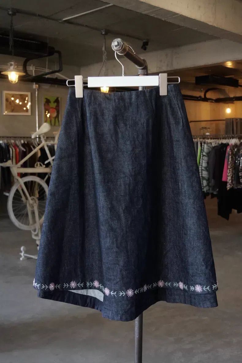 Comme des Garcons Comme Des Garcons size M Flower Beaded Denim Skirt Size 23" - 5 Thumbnail