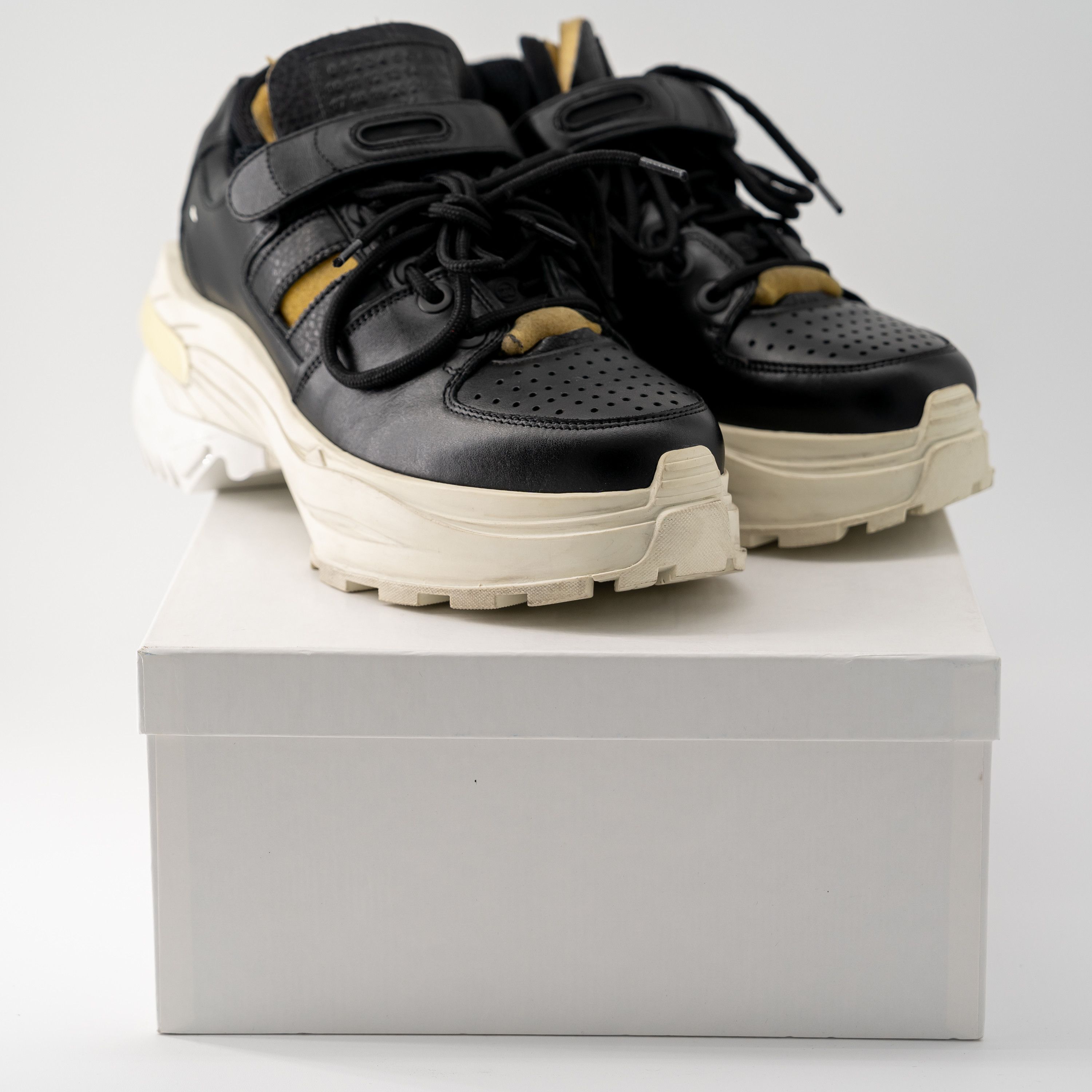 Maison Margiela 40 MM6 Maison Margiela Sneakers Black Retro Fit Black Size US 7 / EU 40 - 11 Thumbnail