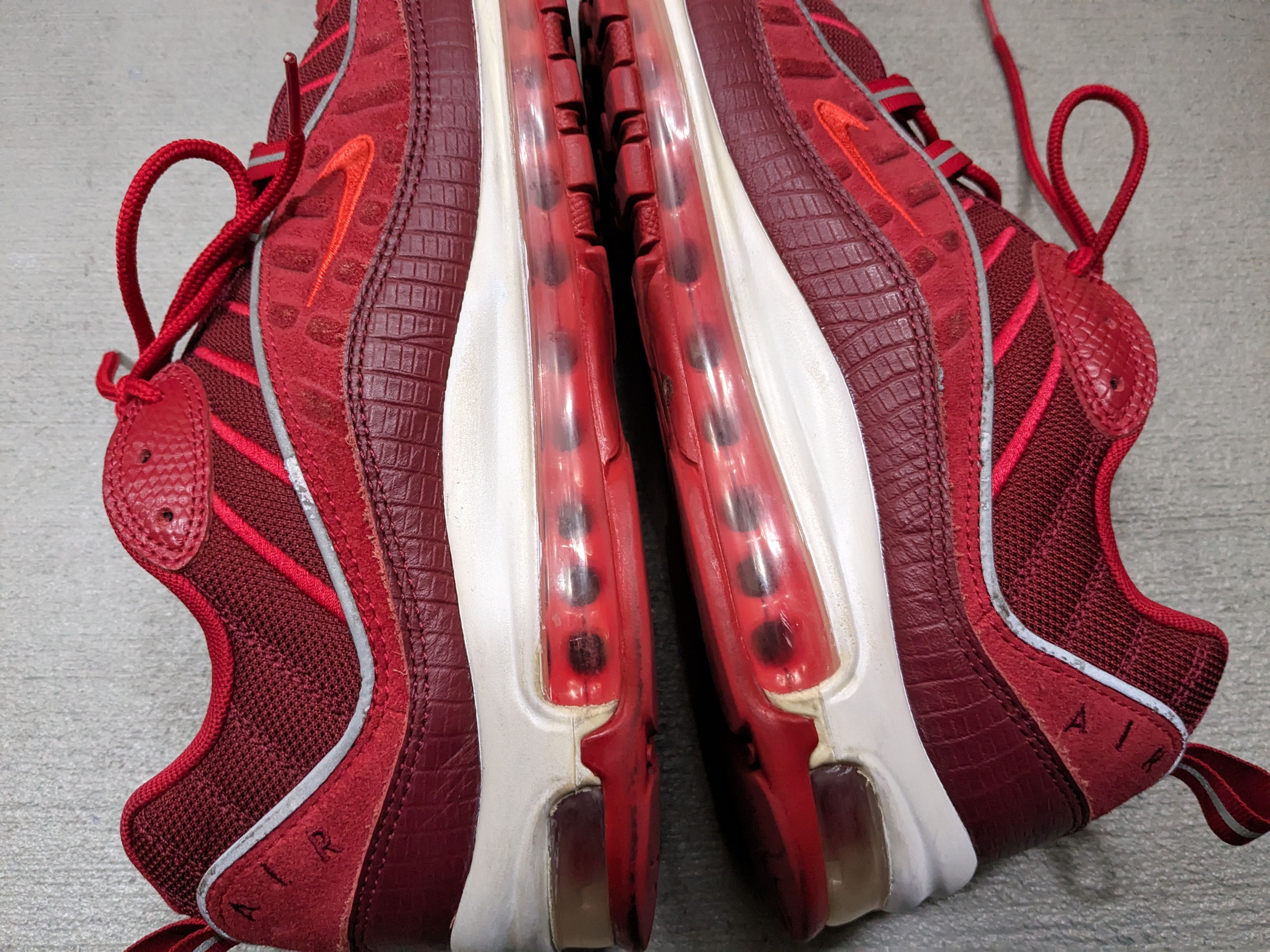 Nike Nike Air Max 98 SE Triple Red Size 11 White AO9380-600 Size US 11 / EU 44 - 11 Thumbnail