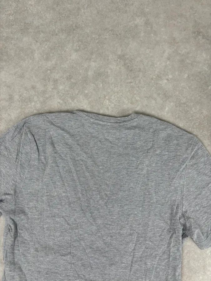 Gucci SS2008 Gucci Grey V-Neck Bird T-Shirt Size S / US 4 / IT 40 - 6 Thumbnail