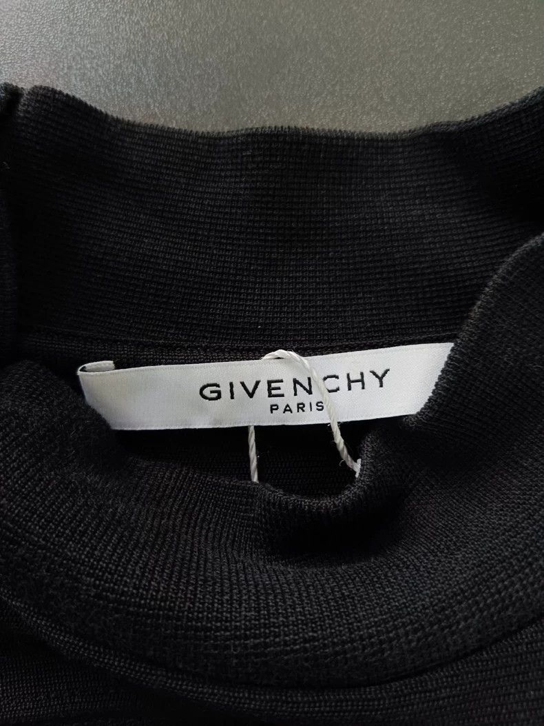 Givenchy Givenchy Classic Logo Printed Long Sleeve T-Shirt, Black Size US XS / EU 42 / 0 - 3 Thumbnail