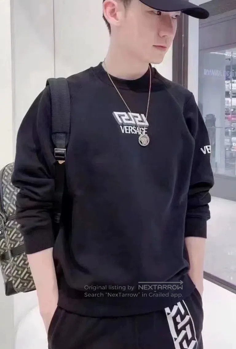 Versace Versace Men's black zippered casual crew neck sweatshirt l Size US S / EU 44-46 / 1 - 1 Thumbnail