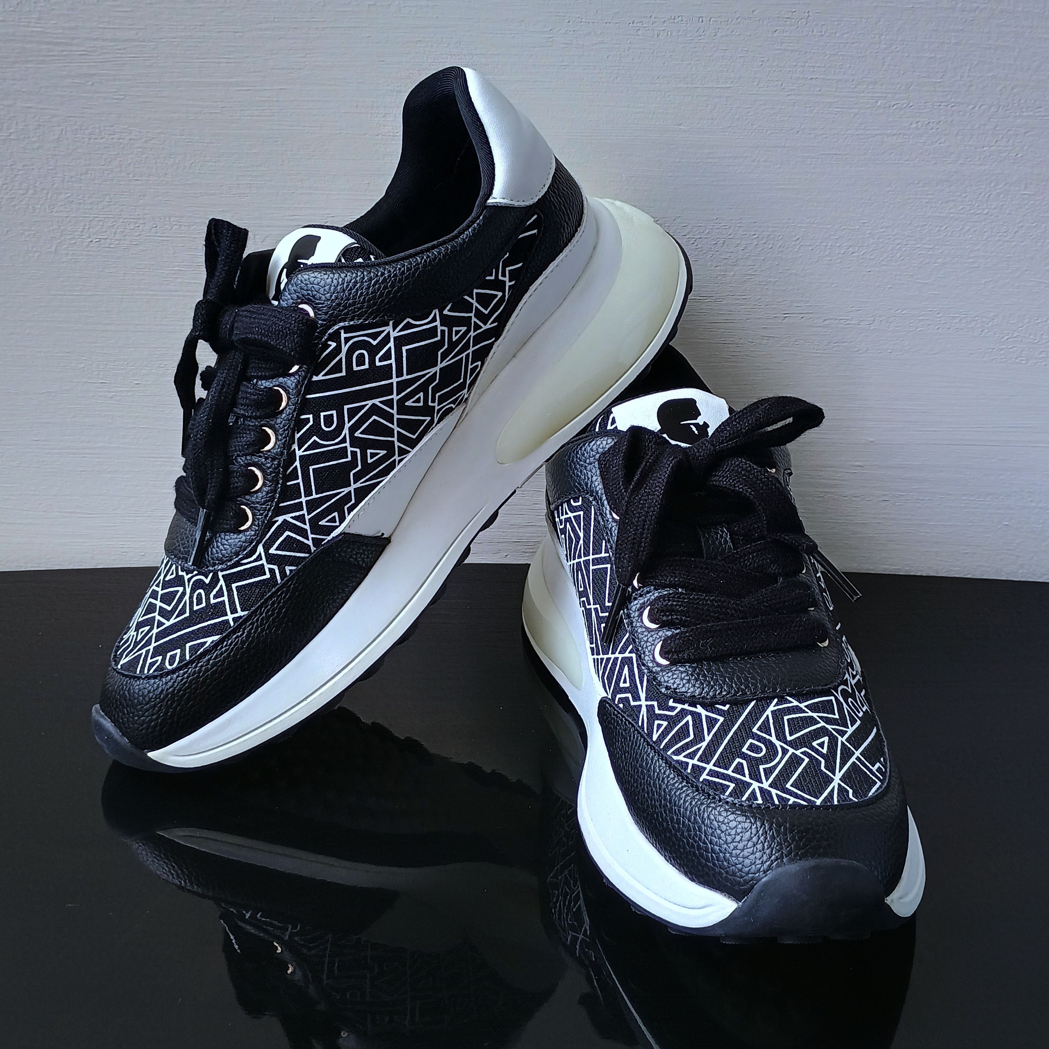 Karl Lagerfeld Karl Lagerfeld Paris Women's Dallas Logo Chunky Sneaker Size US 8.5 / IT 38.5 - 11 Thumbnail