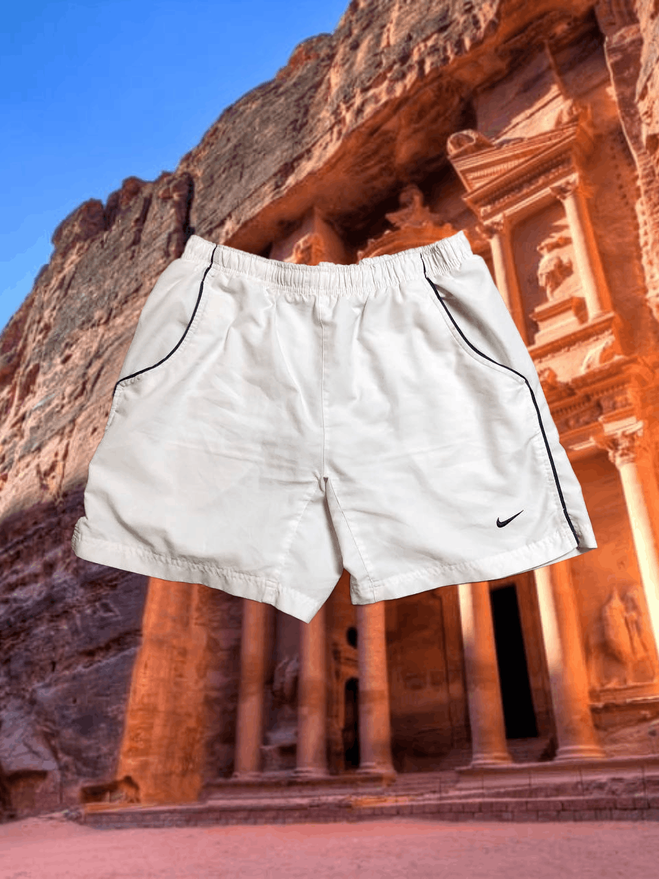 Nike Vintage white Shorts NIKE logo Y2K streetwear sportwear Size US 32 / EU 48 - 1 Thumbnail