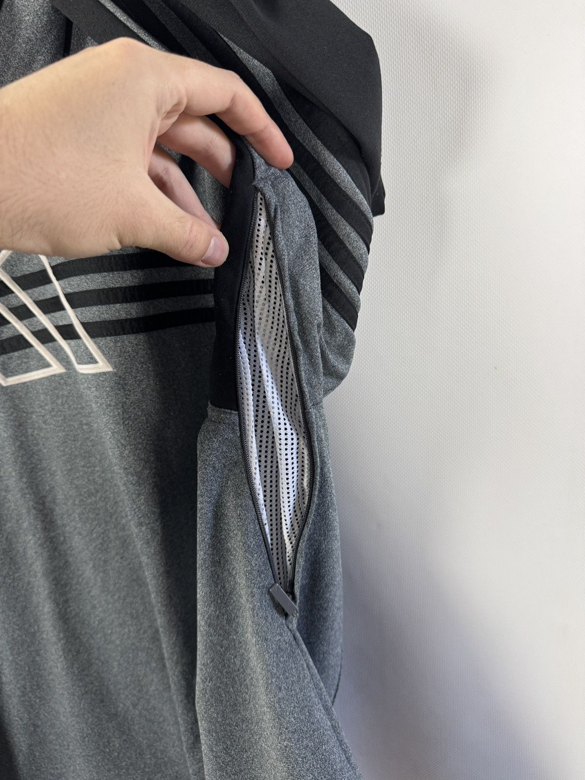 Adidas Adidas Vintage Zip Up Hooded Track Jacket Retro Logo 90s XL Size US XL / EU 56 / 4 - 10 Thumbnail