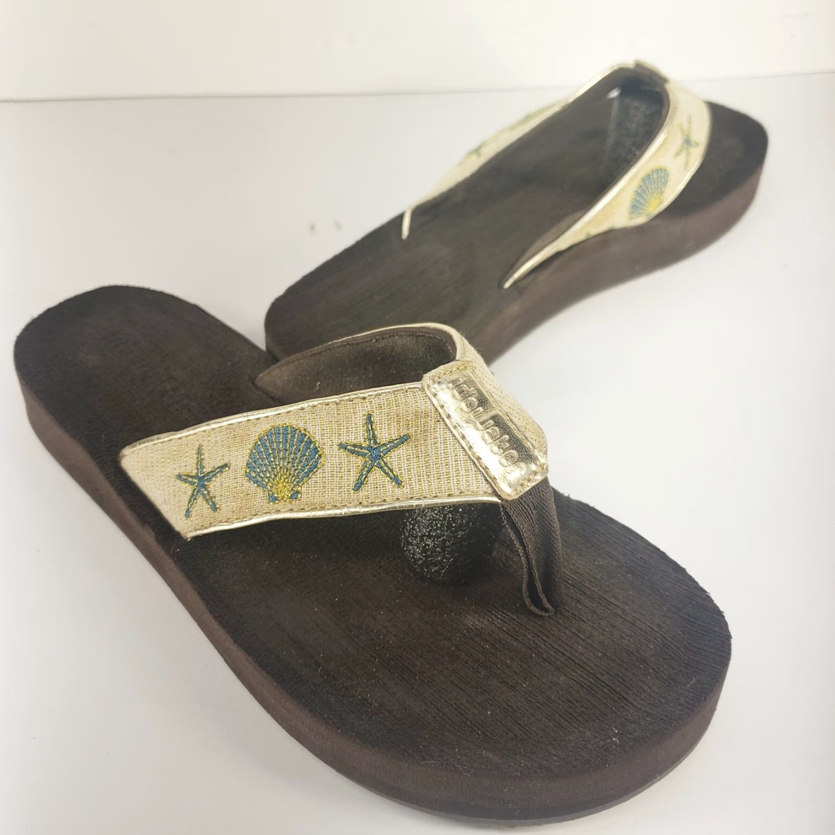 Vintage Tidewater Women's Flip Flops Thong Sandals Gold Starfish Pattern Slip On Size 6-7 Casual Beach Shoes Womens Size US 6 / IT 36 - 2 Thumbnail