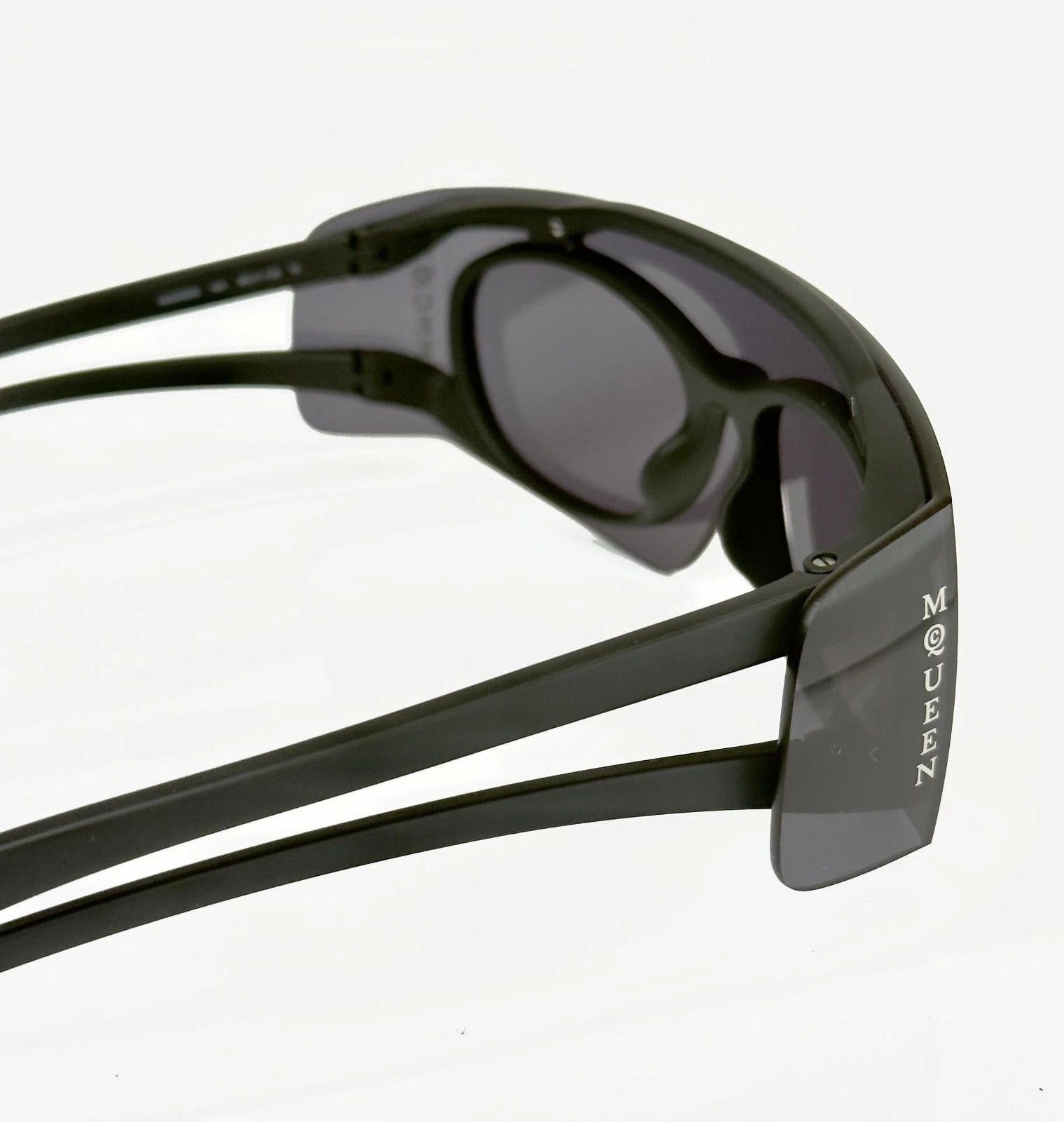 Alexander McQueen ALEXANDER MCQUEEN AM0489S 0489 Black Fashion Sunglasses 001 Size ONE SIZE - 6 Thumbnail