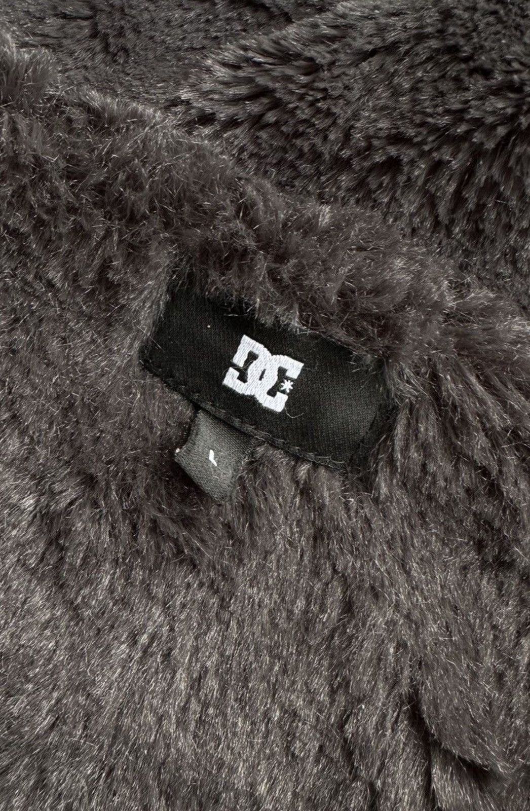 DC × Vintage Vintage DC Shoes Fur Heavy Zip Hoodie Size US L / EU 52-54 / 3 - 9 Thumbnail
