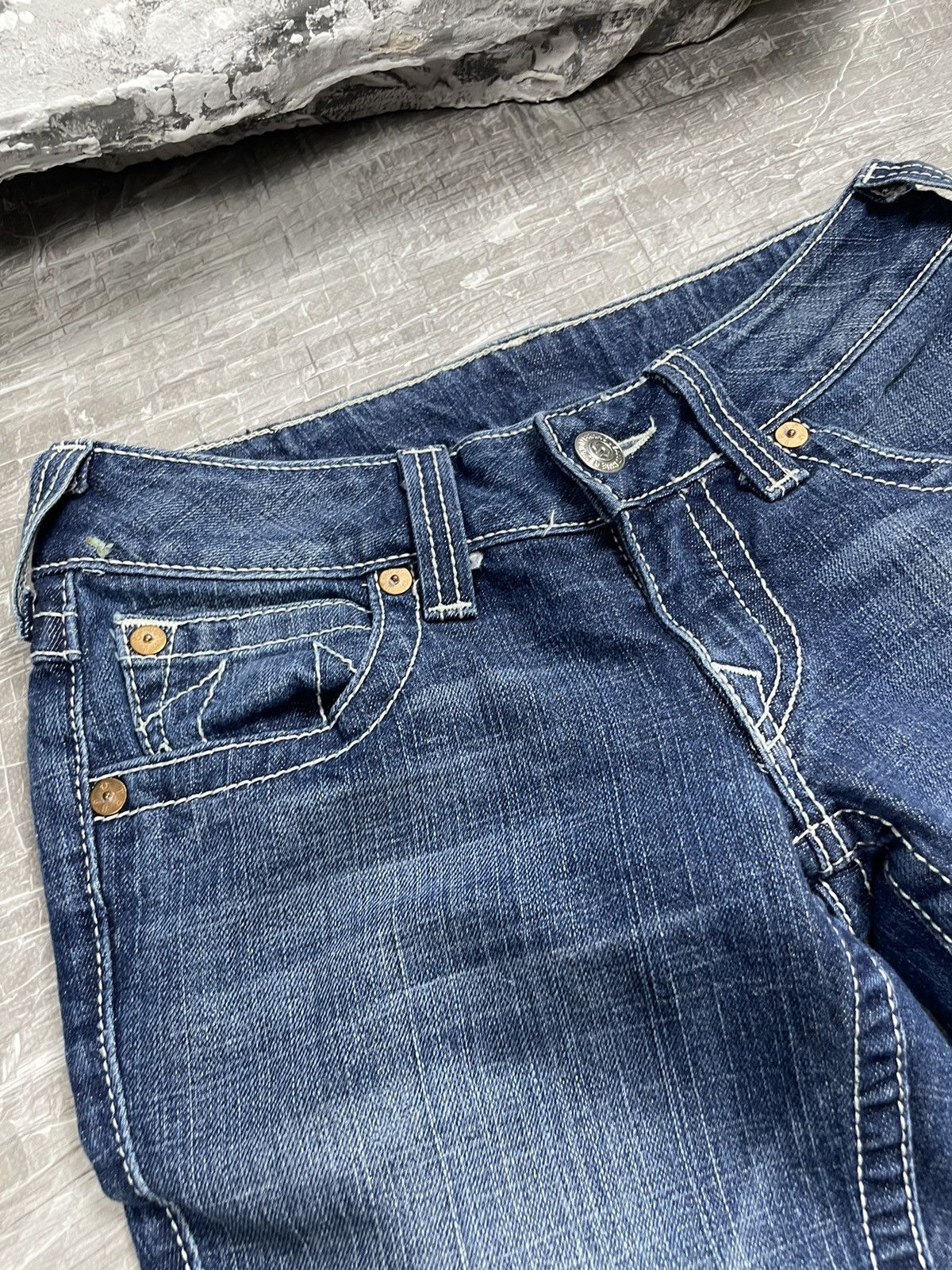 True Religion True Religion Rare Vintage Flared Contrast Stitch Y2K Jeans Size 26" / US 2 / IT 38 - 8 Thumbnail
