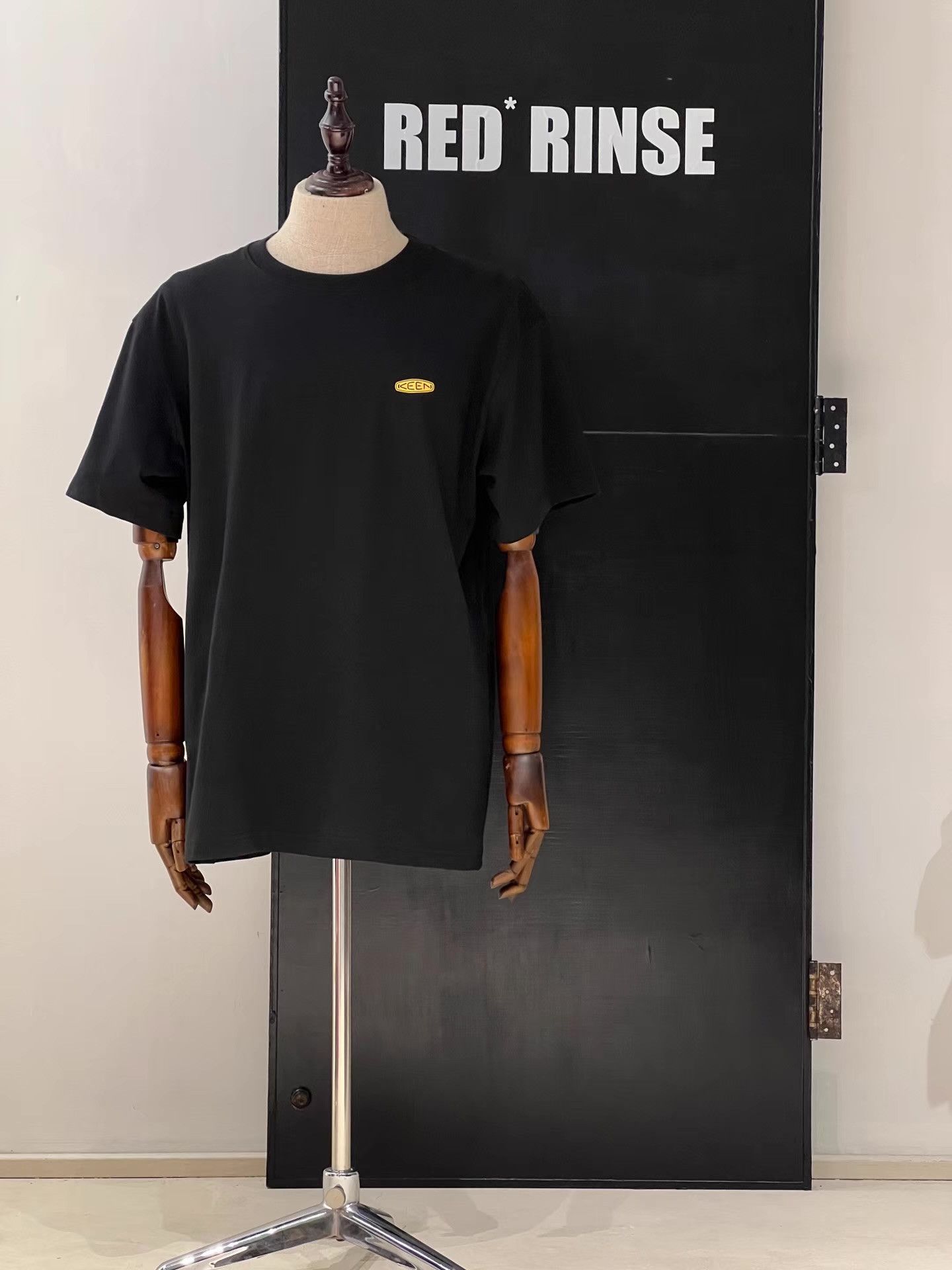 KEEN Keen Early Archive Short SleeveT‑shirt Kiko Kostadinov Q13 Size US L / EU 52-54 / 3 - 1 Thumbnail
