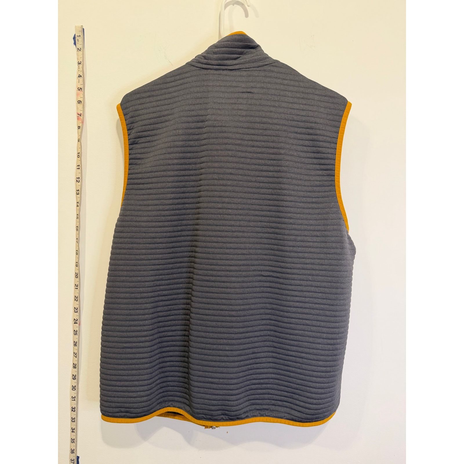 L.L. Bean NWOT L.L.Bean Men's Airlight Vest size large Size US L / EU 52-54 / 3 - 3 Thumbnail