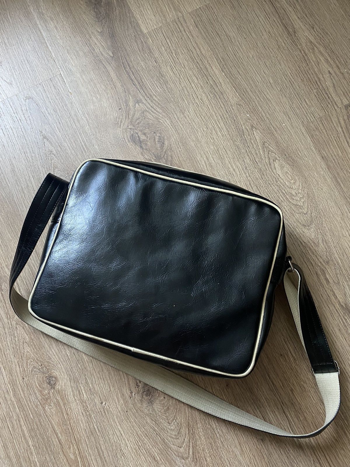 Fred Perry × Vintage Vintage 90s Fred Perry leather bag Size ONE SIZE - 5 Thumbnail