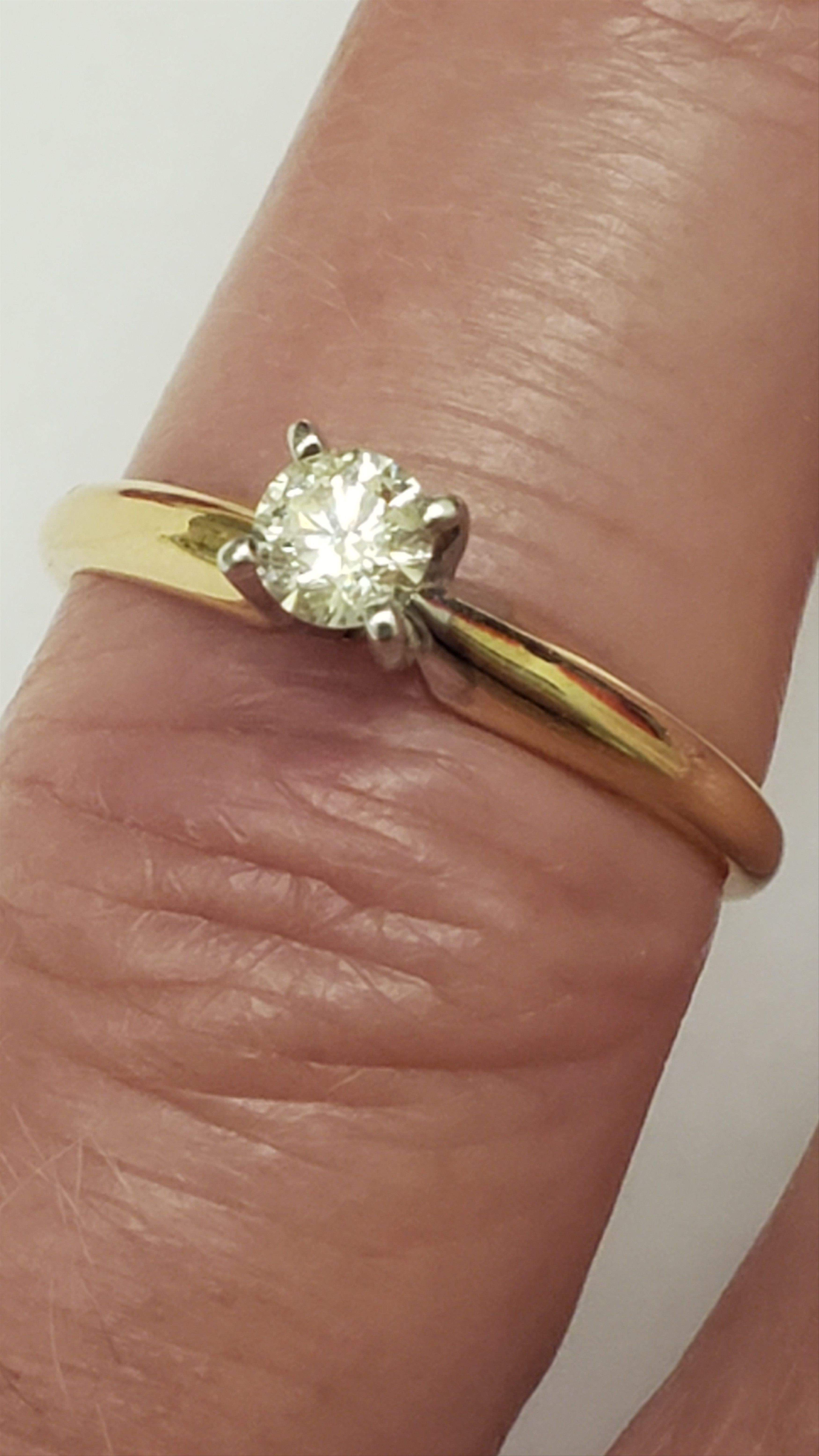Other Estate 14k gold .25ct solitaire diamond engagement ring Size ONE SIZE - 6 Thumbnail