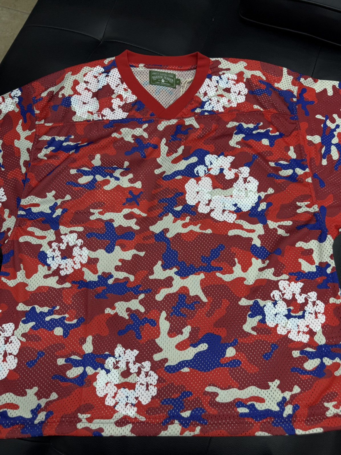 DENIM TEARS Denim Tears Red Camo Cotton Wreath Jersey Size L (NEW) Size US L / EU 52-54 / 3 - 2 Thumbnail