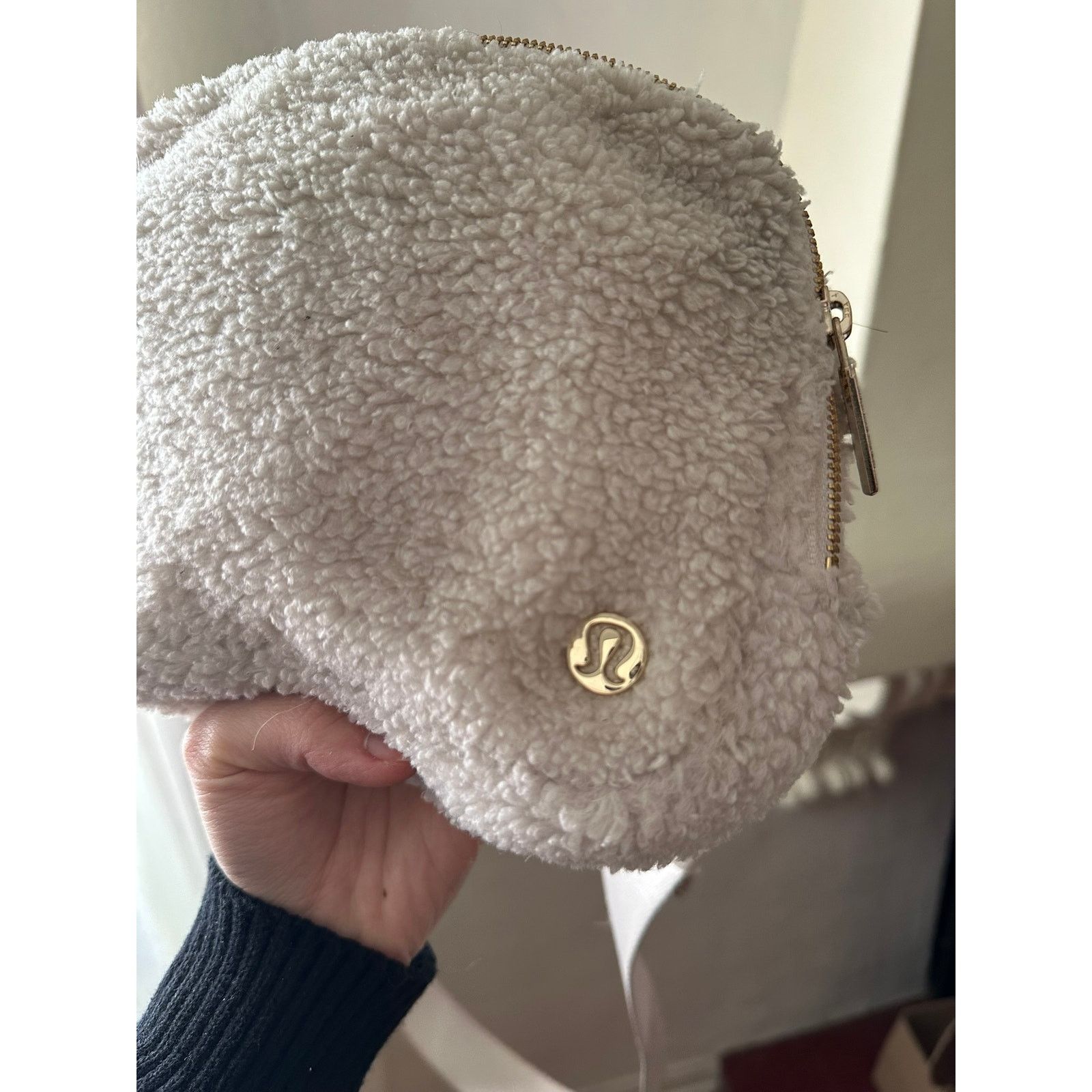 Lululemon Lululemon Everywhere Belt Bag Fleece Size ONE SIZE - 2 Thumbnail