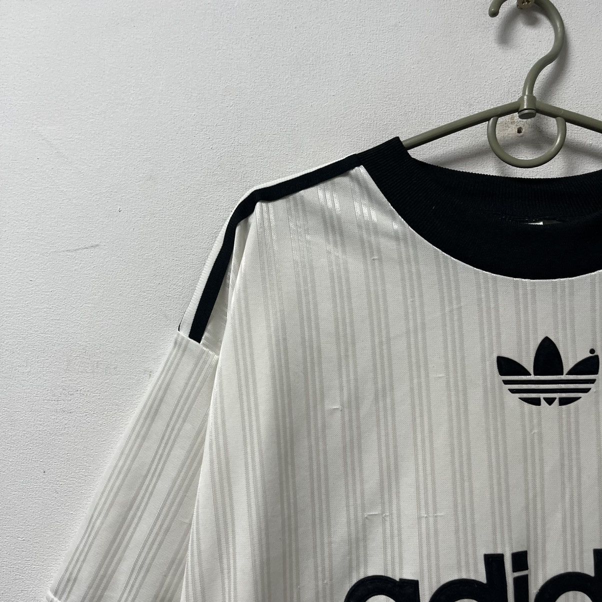 Adidas Vintage Adidas Big Logo T-Shirt Size US M / EU 48-50 / 2 - 3 Thumbnail