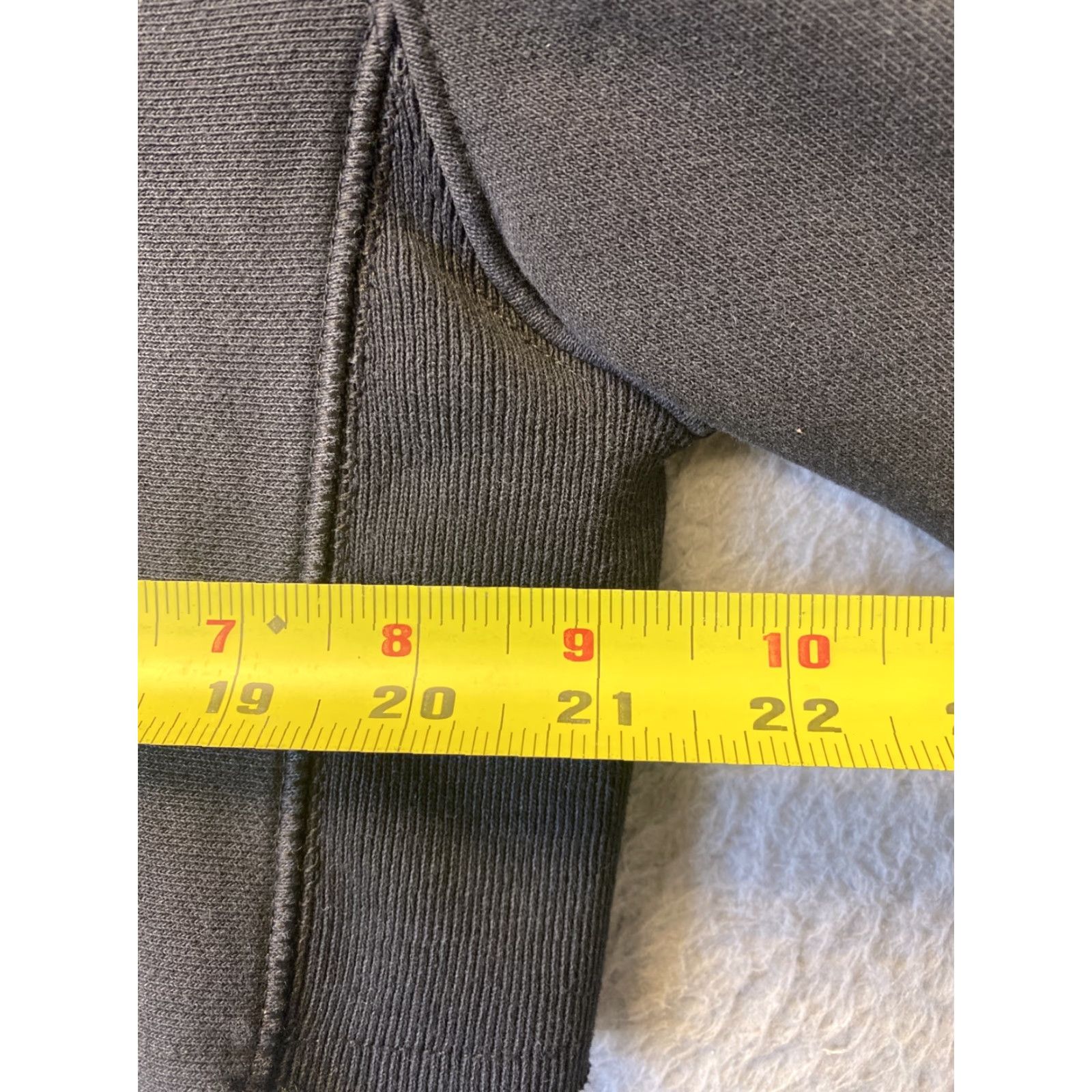 Champion Champion Hoodie Black Cropped Hoodie Sweatshirt Size Small womens /56-42 Reversible Product Line: Champion Reverse Weave Size S / US 4 / IT 40 - 5 Thumbnail