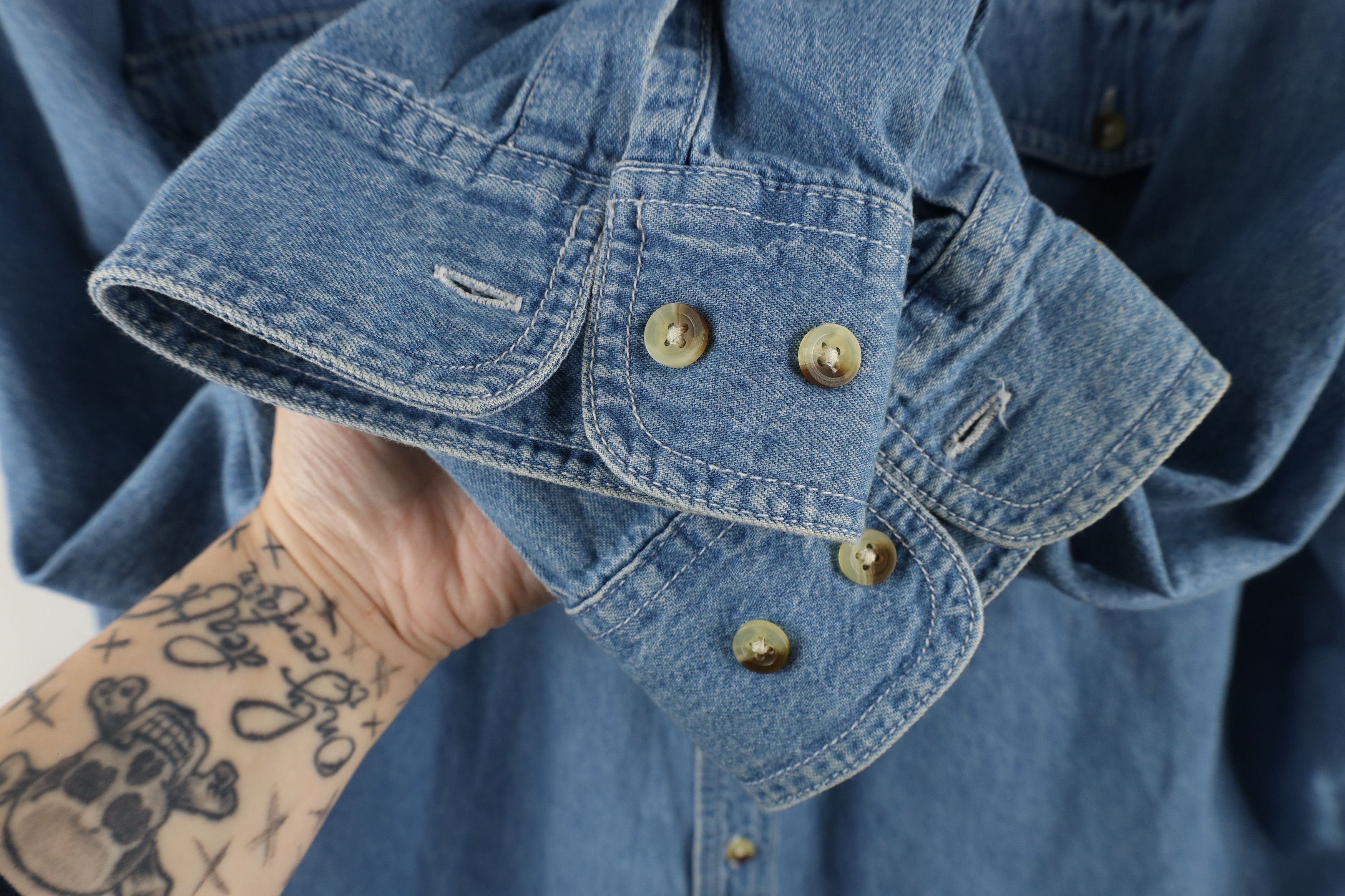 Vintage Vintage 90s Streetwear Baggy Fit Denim Jean Button Shirt Size US XL / EU 56 / 4 - 6 Thumbnail