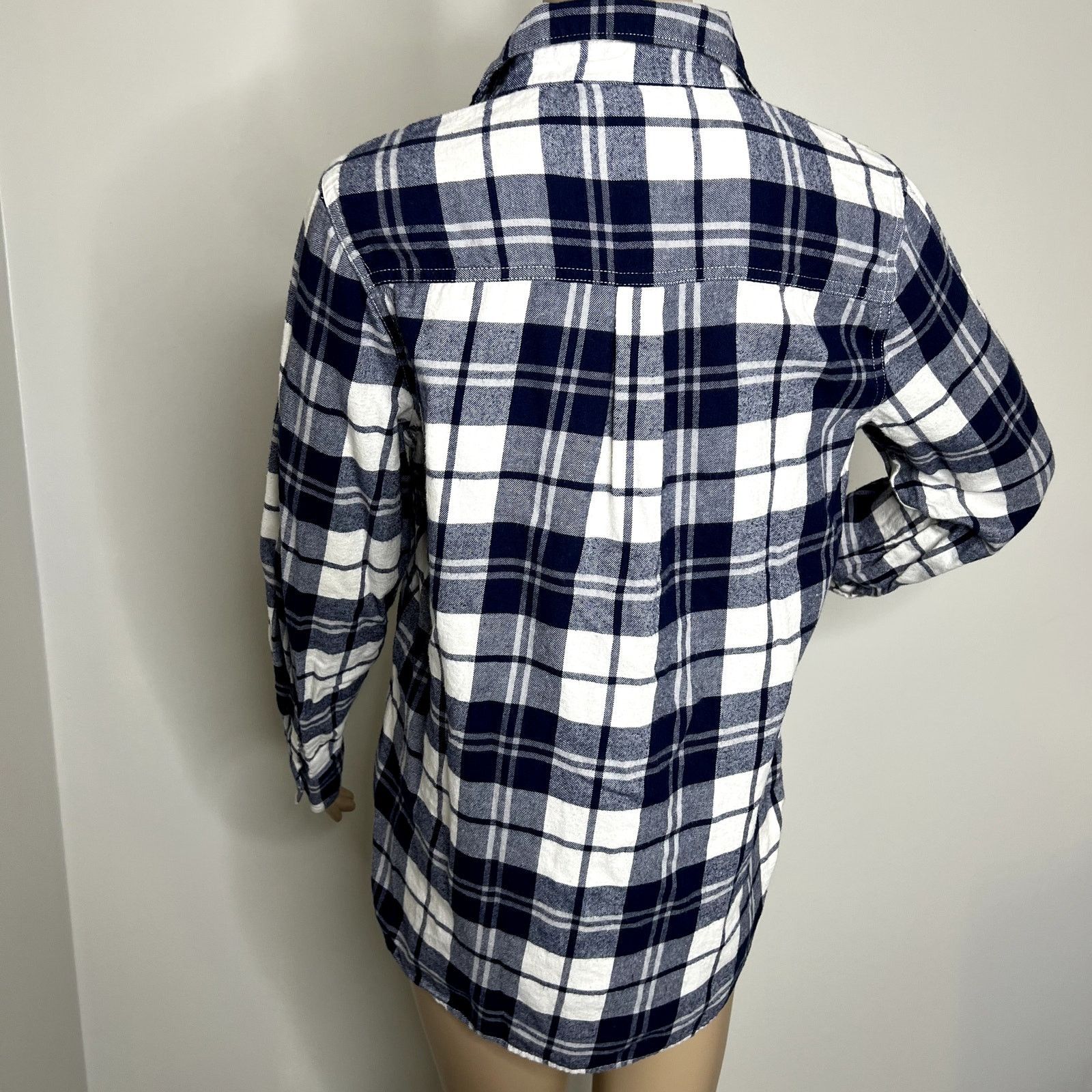 Old Navy Old Navy Blue Plaid The Classic Button Down Top Size M / US 6-8 / IT 42-44 - 3 Thumbnail