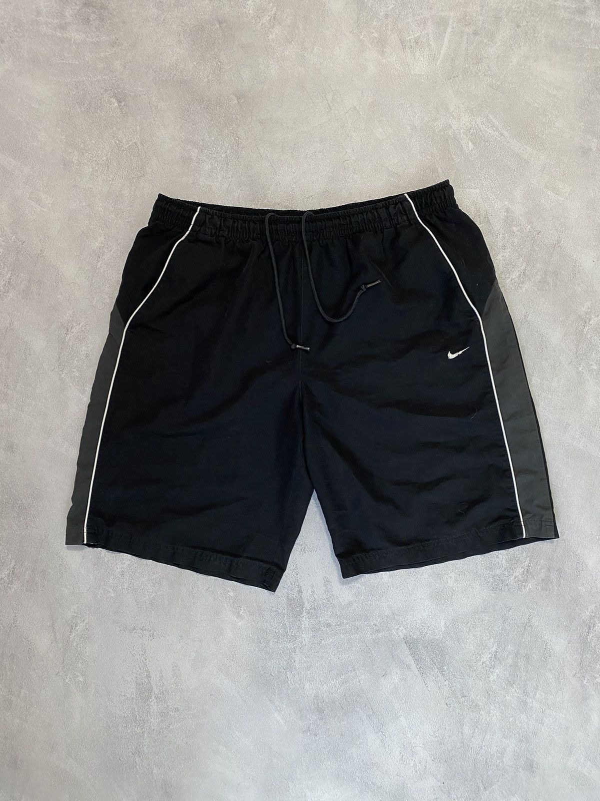 Nike 💥 Vintage Shorts Nike Logo Mini Swoosh Size US 38 / EU 54 - 1 Thumbnail
