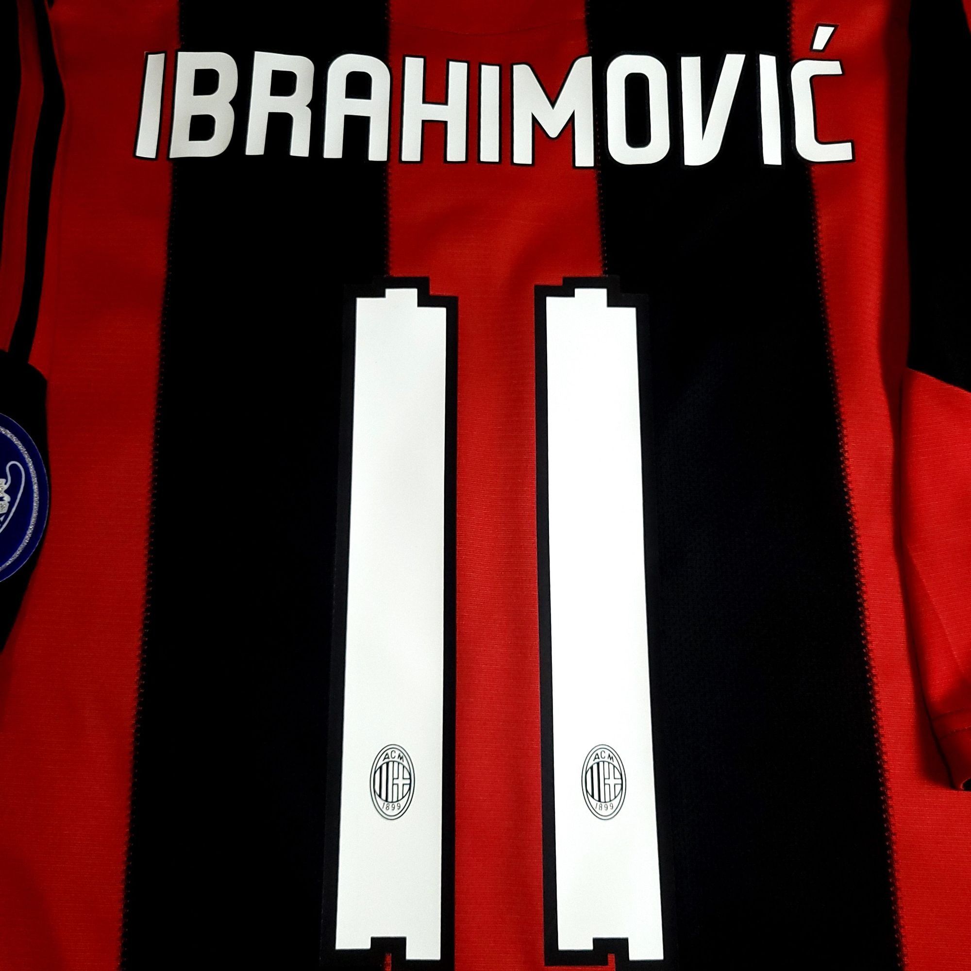 Adidas Ibrahimovic AC Milan 2010 2011 Soccer Jersey Shirt L Size US L / EU 52-54 / 3 - 4 Thumbnail