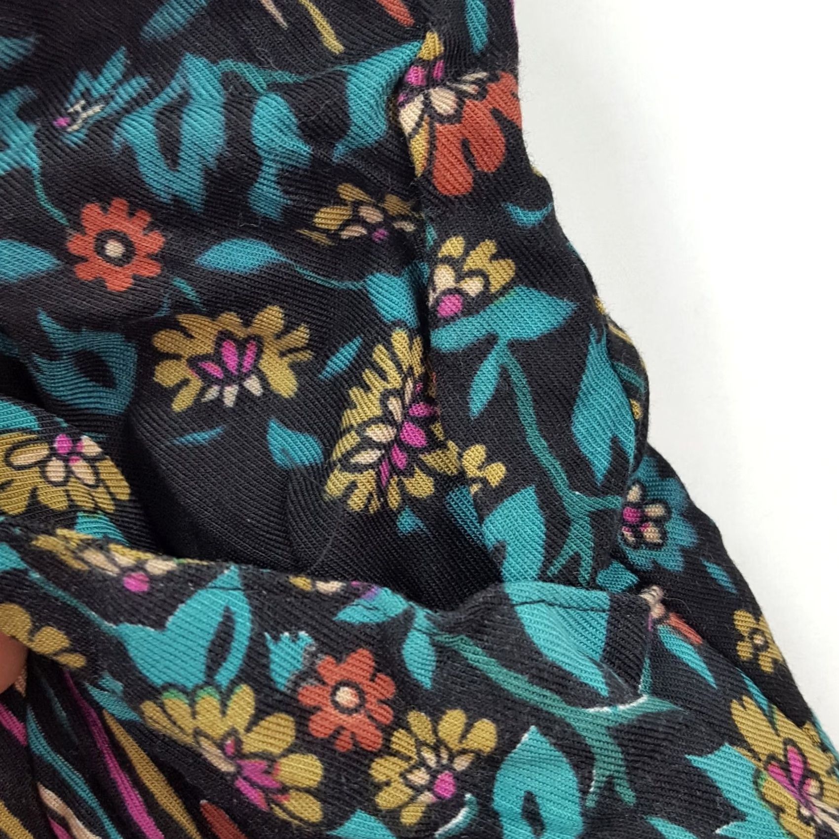 Vintage VINTAGE Cetro Republic Skirt Knee Length Women's Size 8 Floral Pockets Pencil Spiral 80s 90s Vintage Size 30" / US 8 / IT 44 - 3 Thumbnail