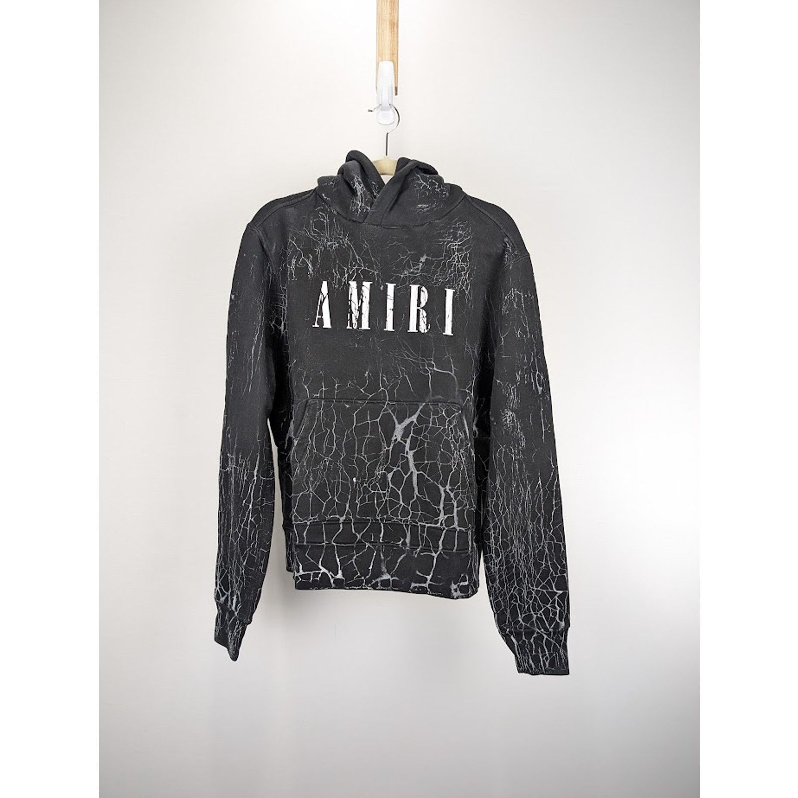 Amiri o1rshd1 Cracked Dye Core Logo Hoodie in Black Size US XL / EU 56 / 4 - 1 Thumbnail