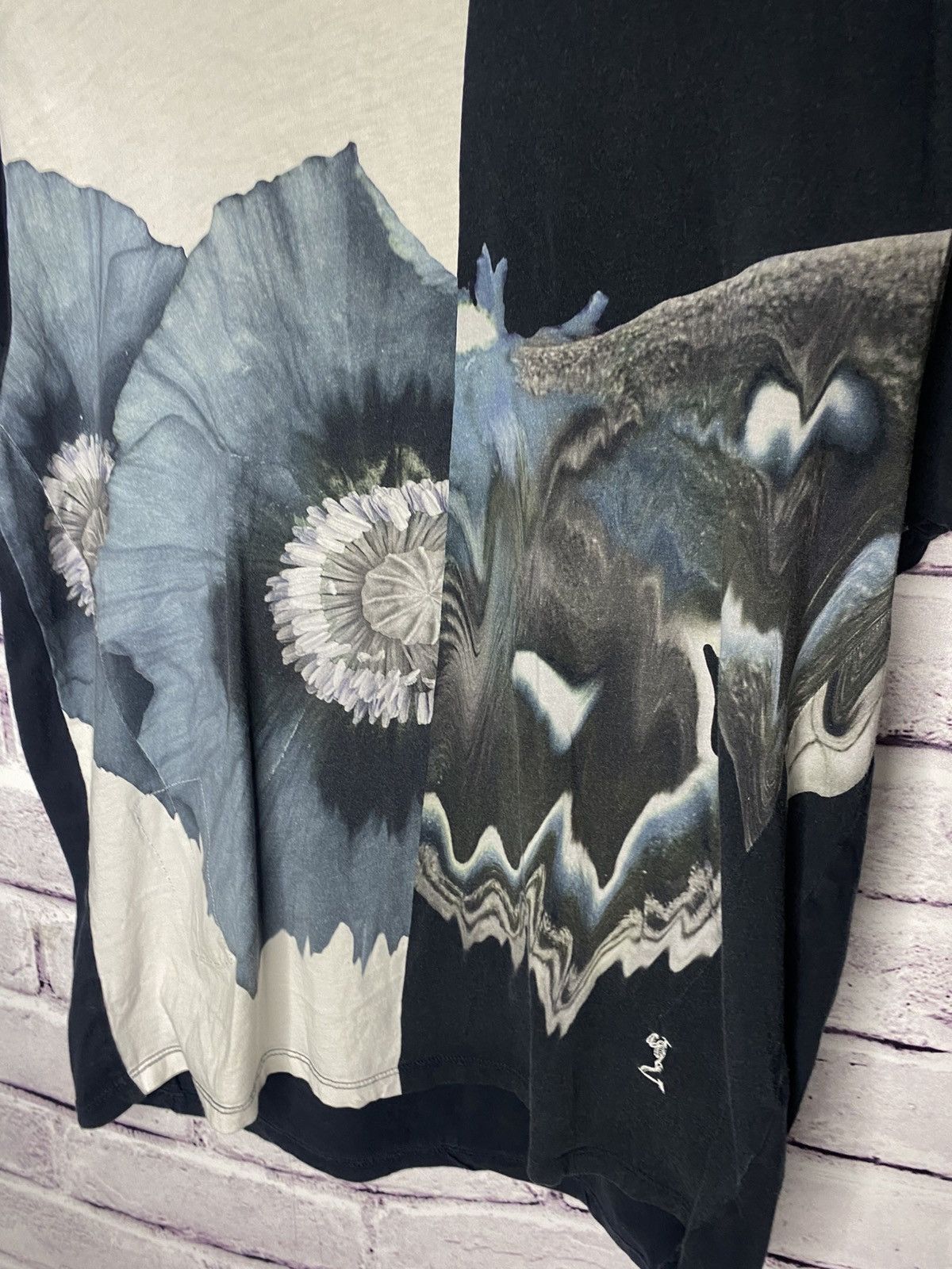 Vintage Mens Vintage T-Shirts Religion White/Black Tee Flower Print Size US M / EU 48-50 / 2 - 8 Thumbnail