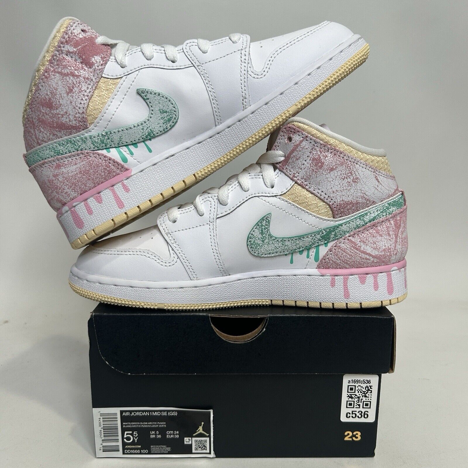 Nike Nike Air Jordan 1 Mid SE GS “Ice Cream/Paint Drip” 2024 Size US 7 / IT 37 - 3 Thumbnail