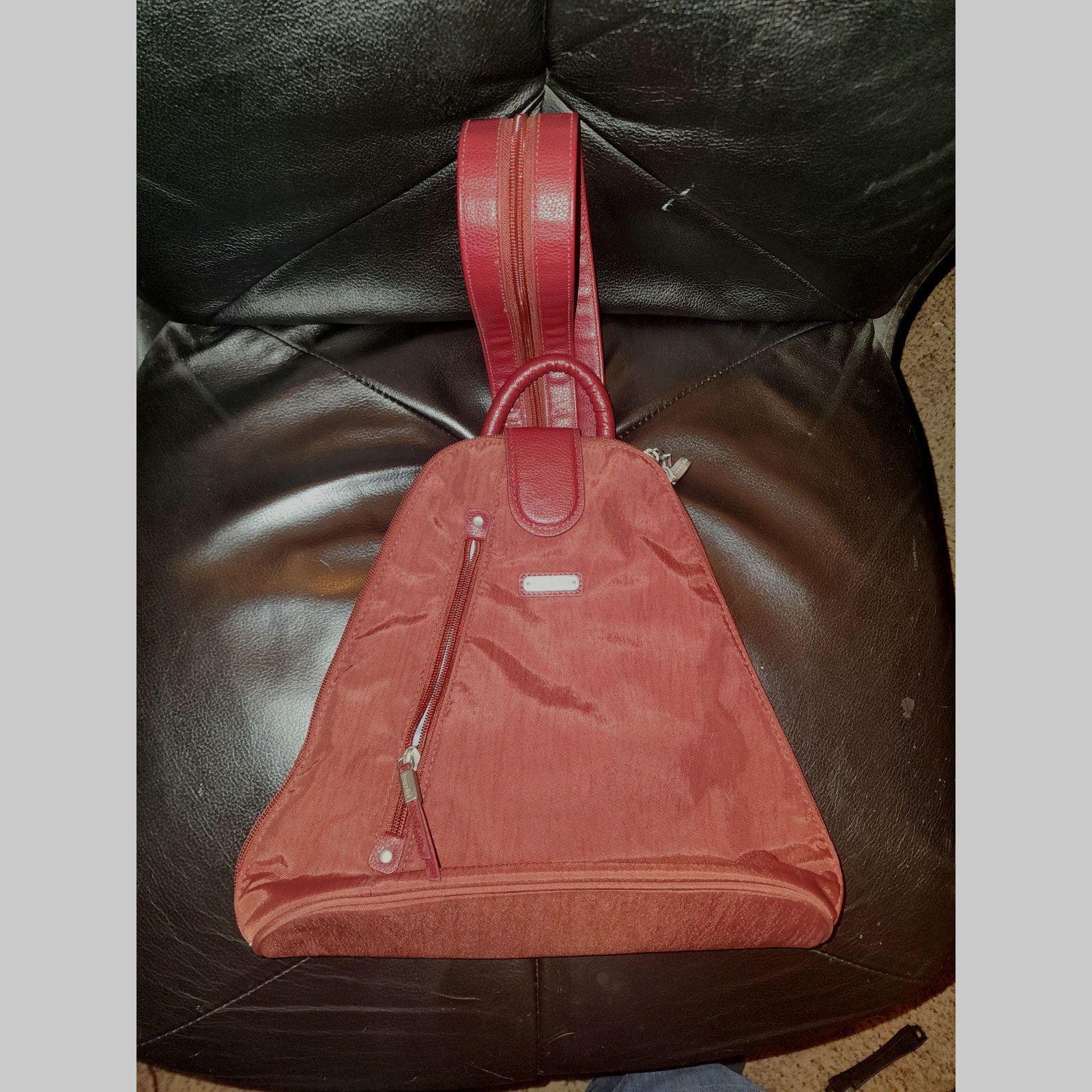 Baggalini Metro Backpack burgandy excellent condition