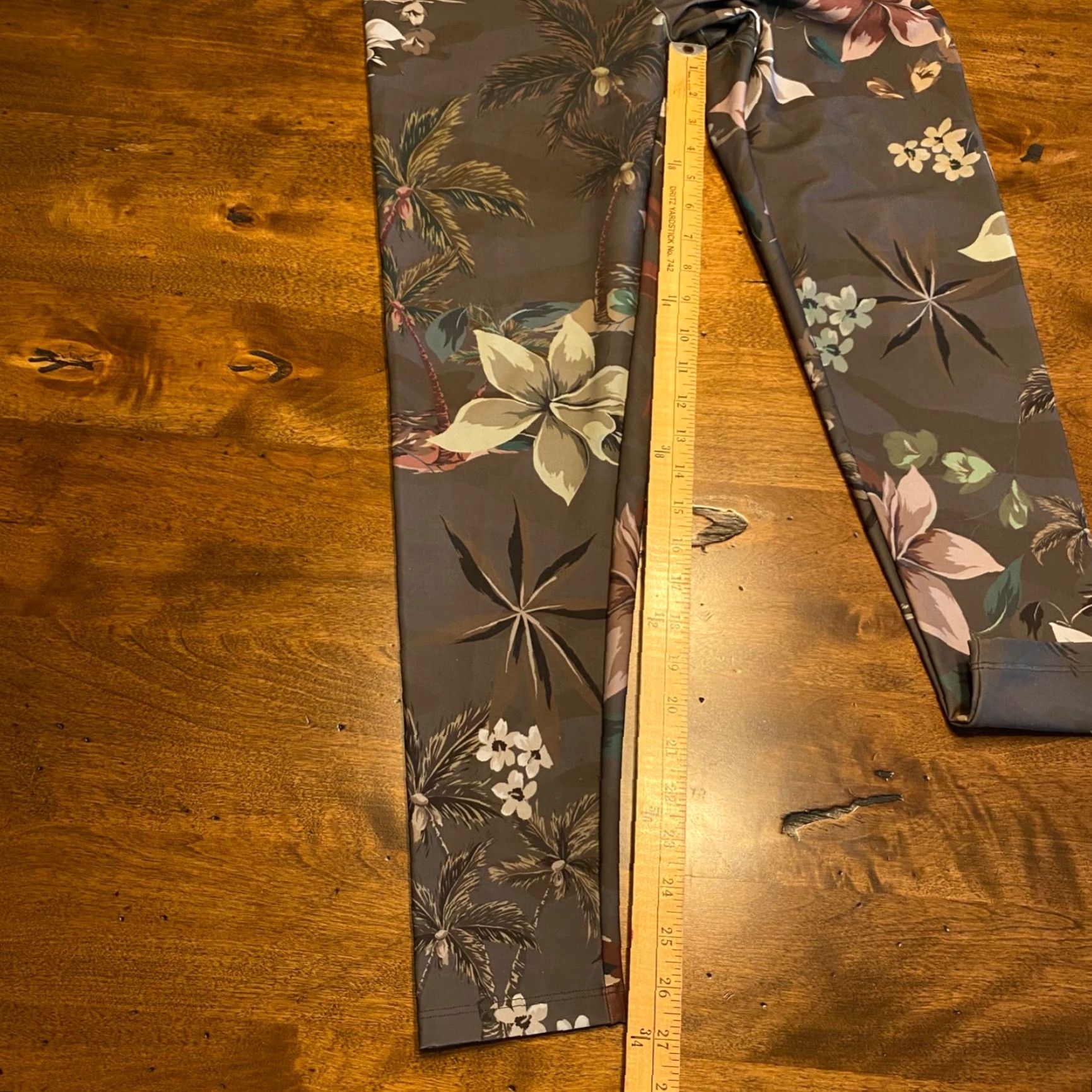 Desigual Desigual Leggings Womens Large Gray Floral Ankle Length Workout Pant Lightweight Size 36" / US 14 / IT 50 - 6 Thumbnail