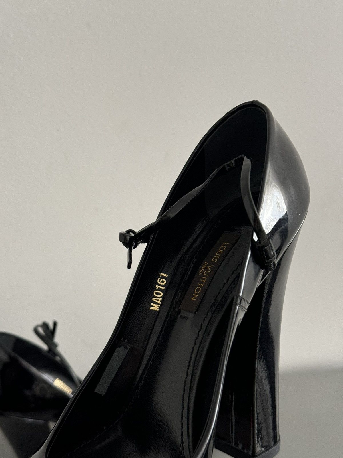 Louis Vuitton Runway Louis Vuitton By Marc Jacobs Fall 2011 heels Size US 6 / IT 36 - 6 Thumbnail