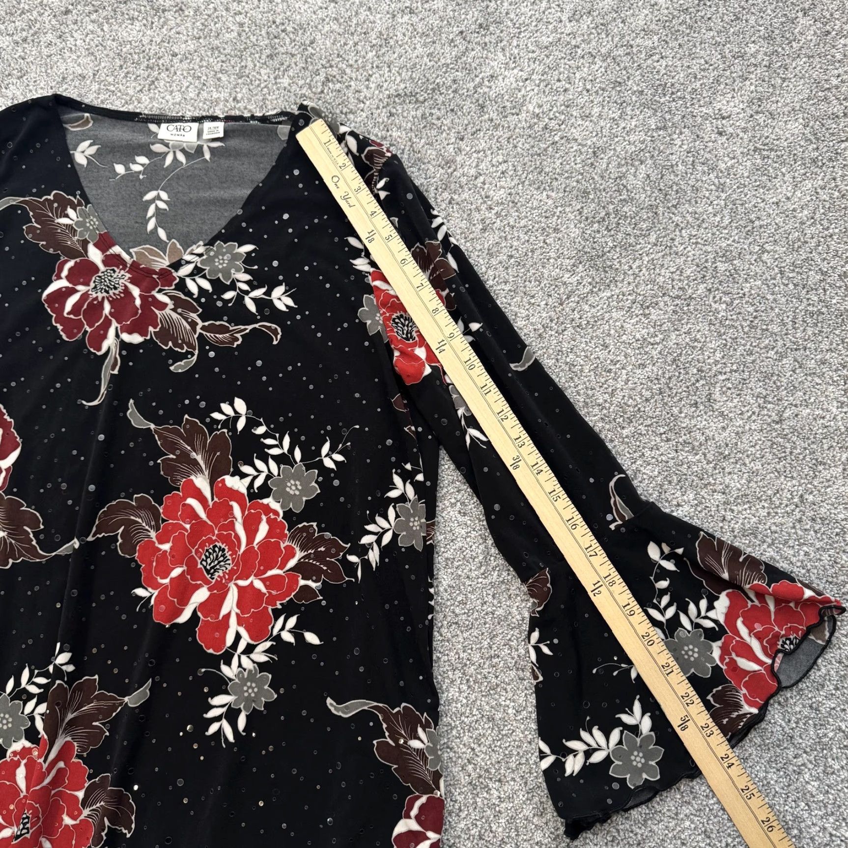 Vintage Cato Woman Shirt Womens 14/16 Black Red Floral Bell Sleeve Stretch Top Boho Size XL / US 12-14 / IT 48-50 - 3 Thumbnail