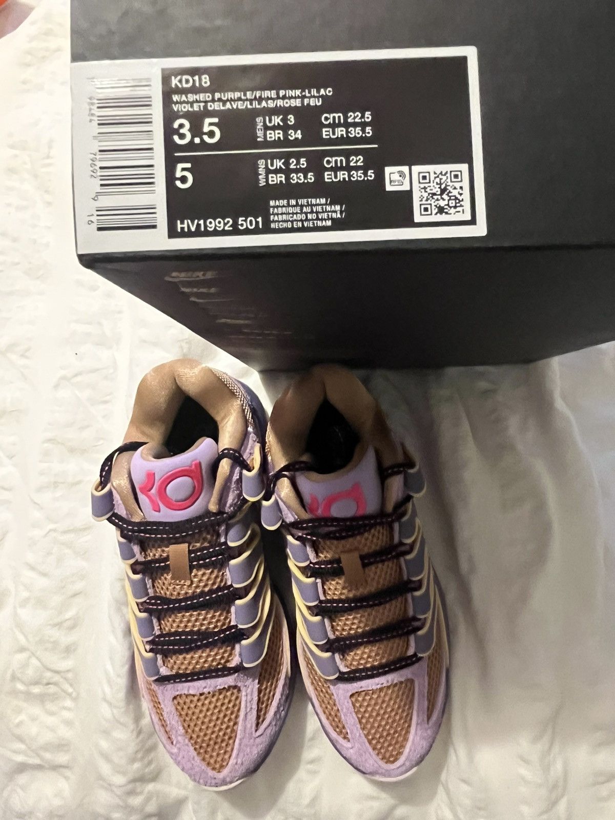 Nike Nike KD18 purple and gold basketball trainers Size US 5 / EU 37 - 5 Thumbnail