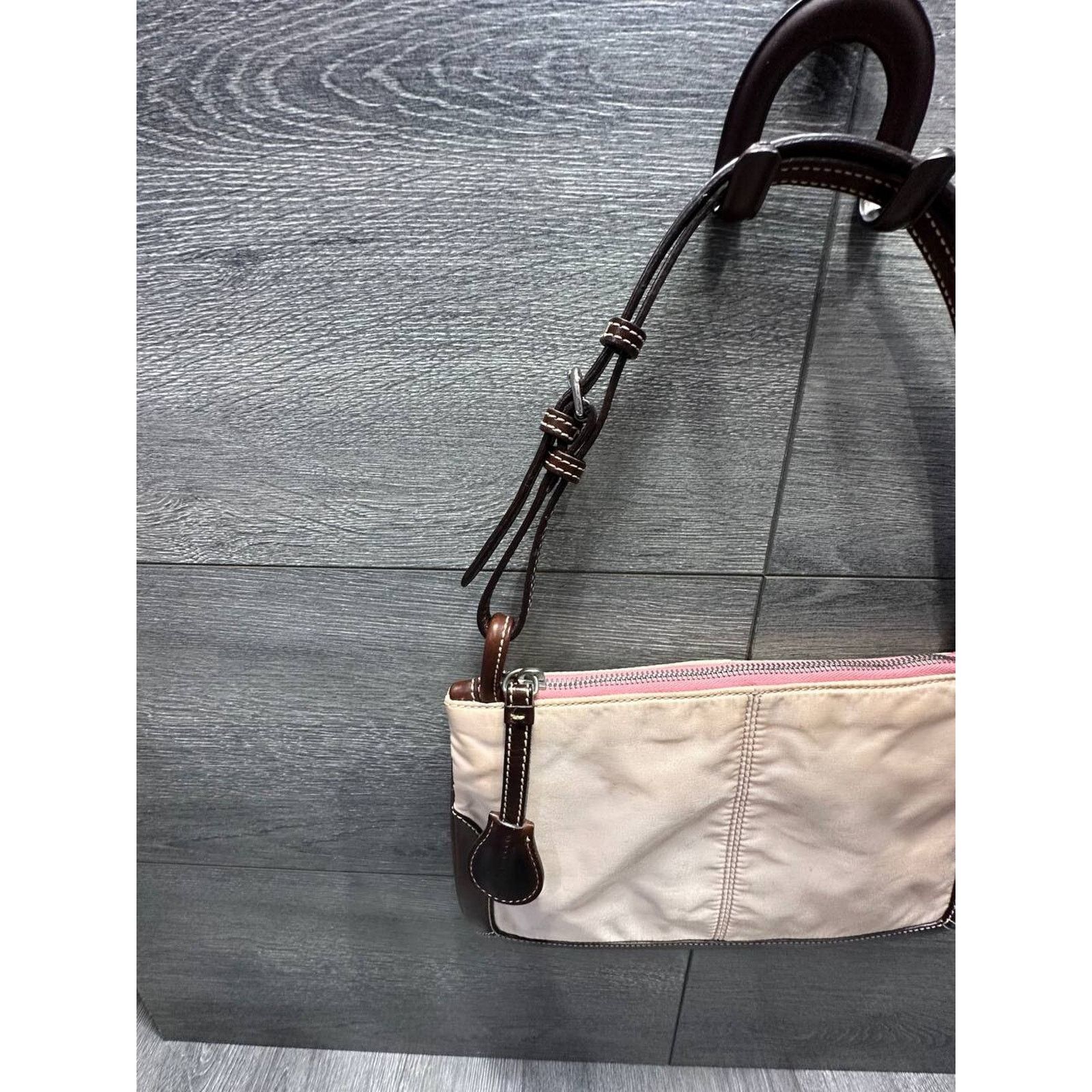 Dooney & Bourke Vintage Dooney & Bourke small shoulder bag Beige B000483 Size ONE SIZE - 8 Thumbnail