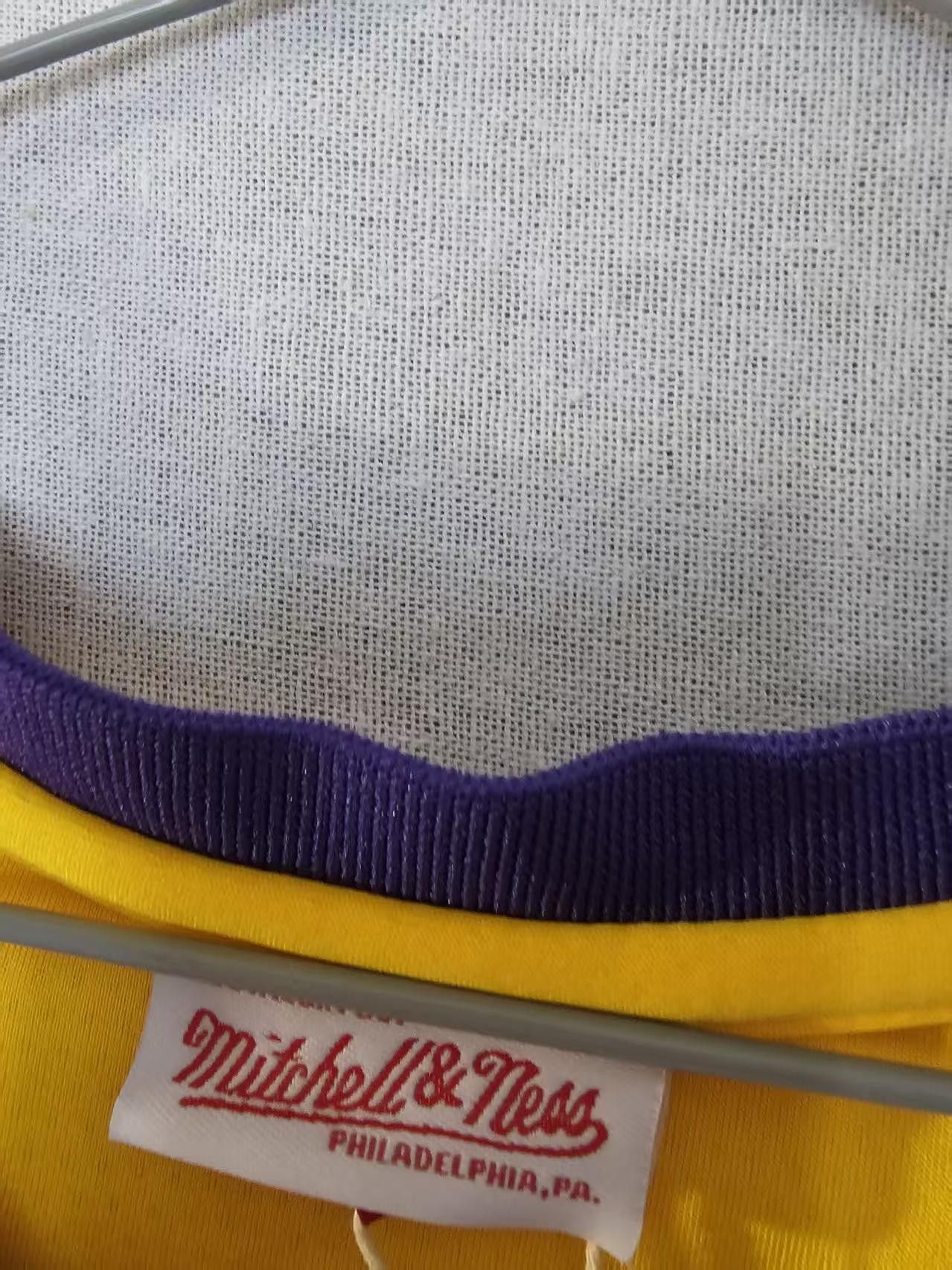NBA Laker #24 Kobe Bryant Jersey Double Stitched Yellow Size US M / EU 48-50 / 2 - 6 Thumbnail
