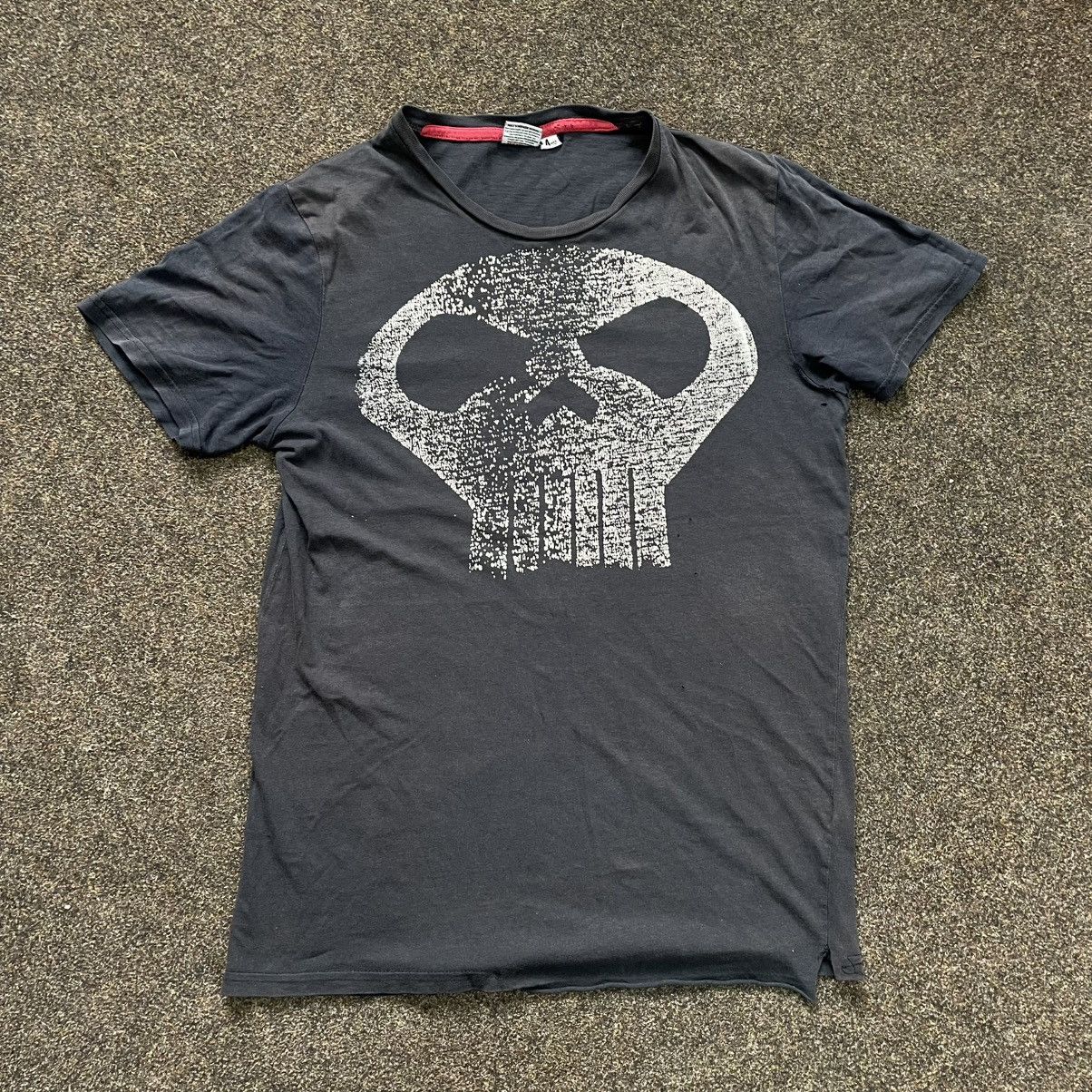 Vintage Vintage 90s Skull Graphic Tee Thrashed Punk Grunge Baggy M Size US M / EU 48-50 / 2 - 1 Thumbnail