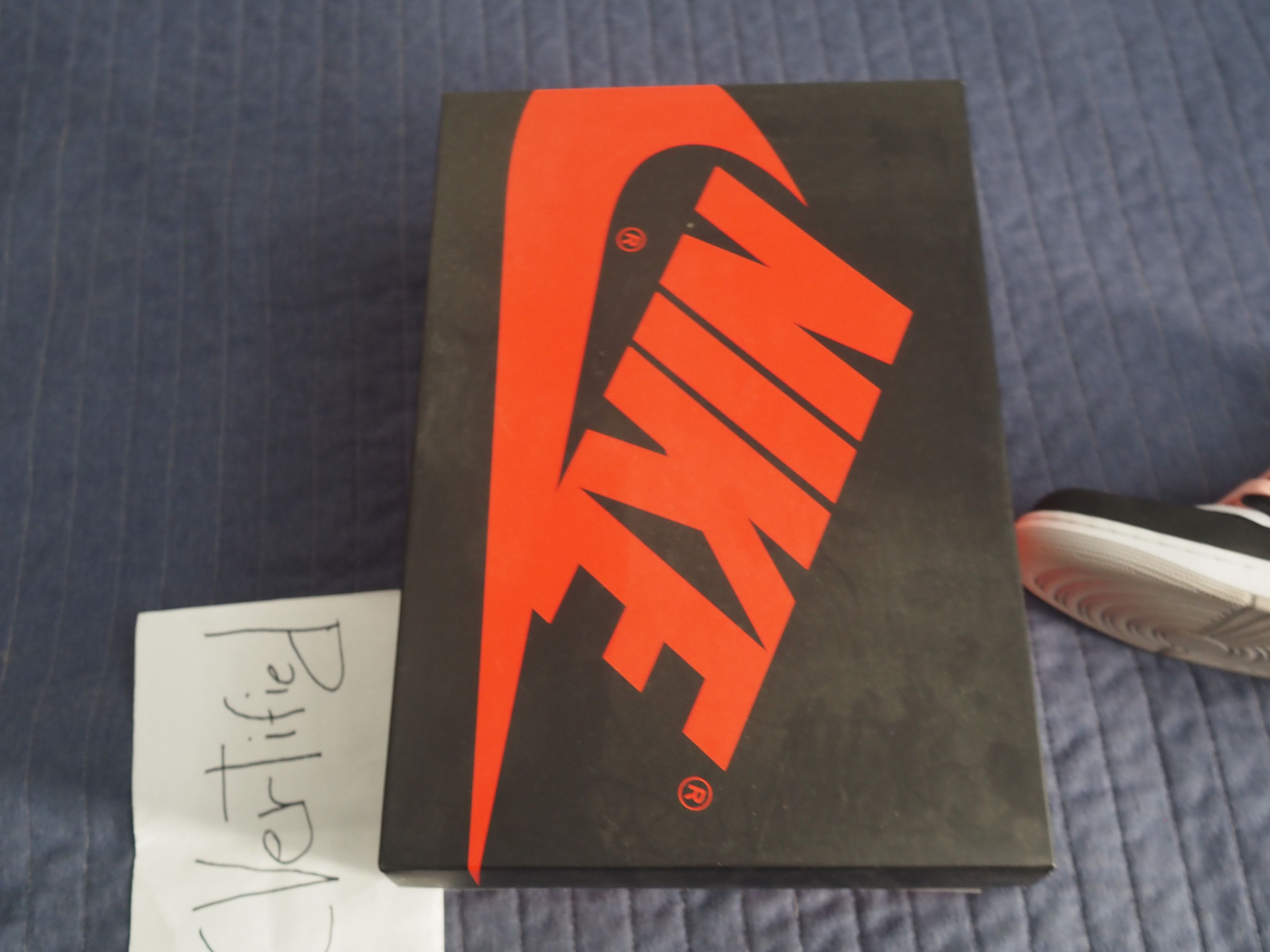 Jordan Brand Jordan 1 Retro High OG Bleached Coral Size US 10.5 / EU 43-44 - 3 Thumbnail