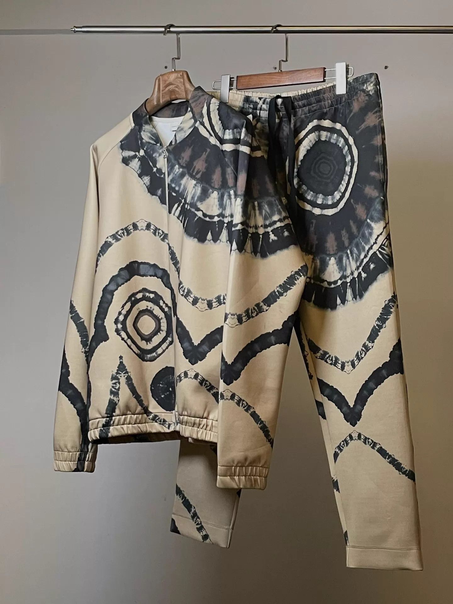 Dries Van Noten Dries Van Noten F/W19 Ripple Suit Menswear Size US L / EU 52-54 / 3 - 1 Thumbnail