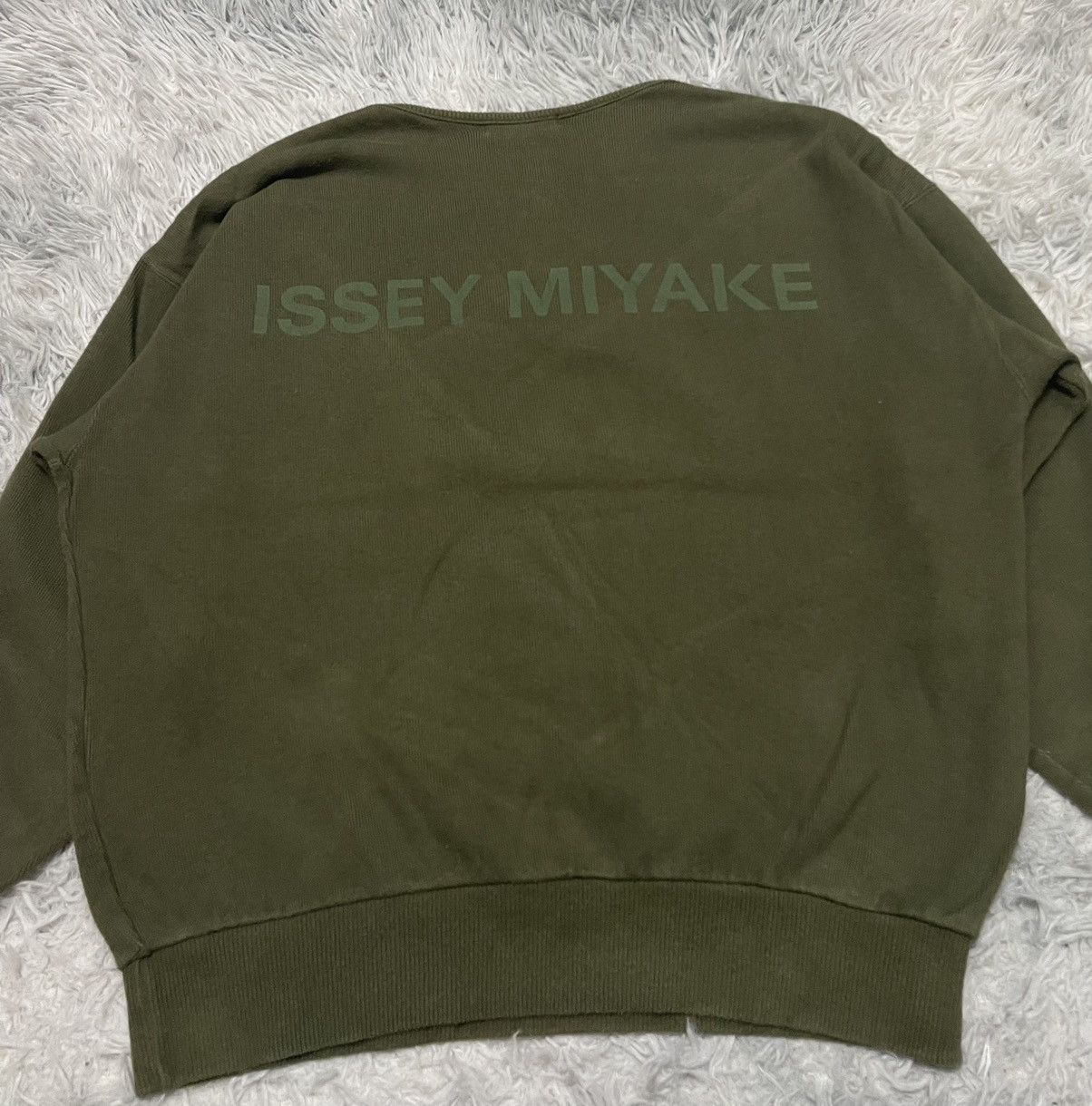 Issey Miyake 1990s ISSEY MIYAKE FADED EARTH TONE FOREST GREEN CREWNECK Size US L / EU 52-54 / 3 - 12 Thumbnail