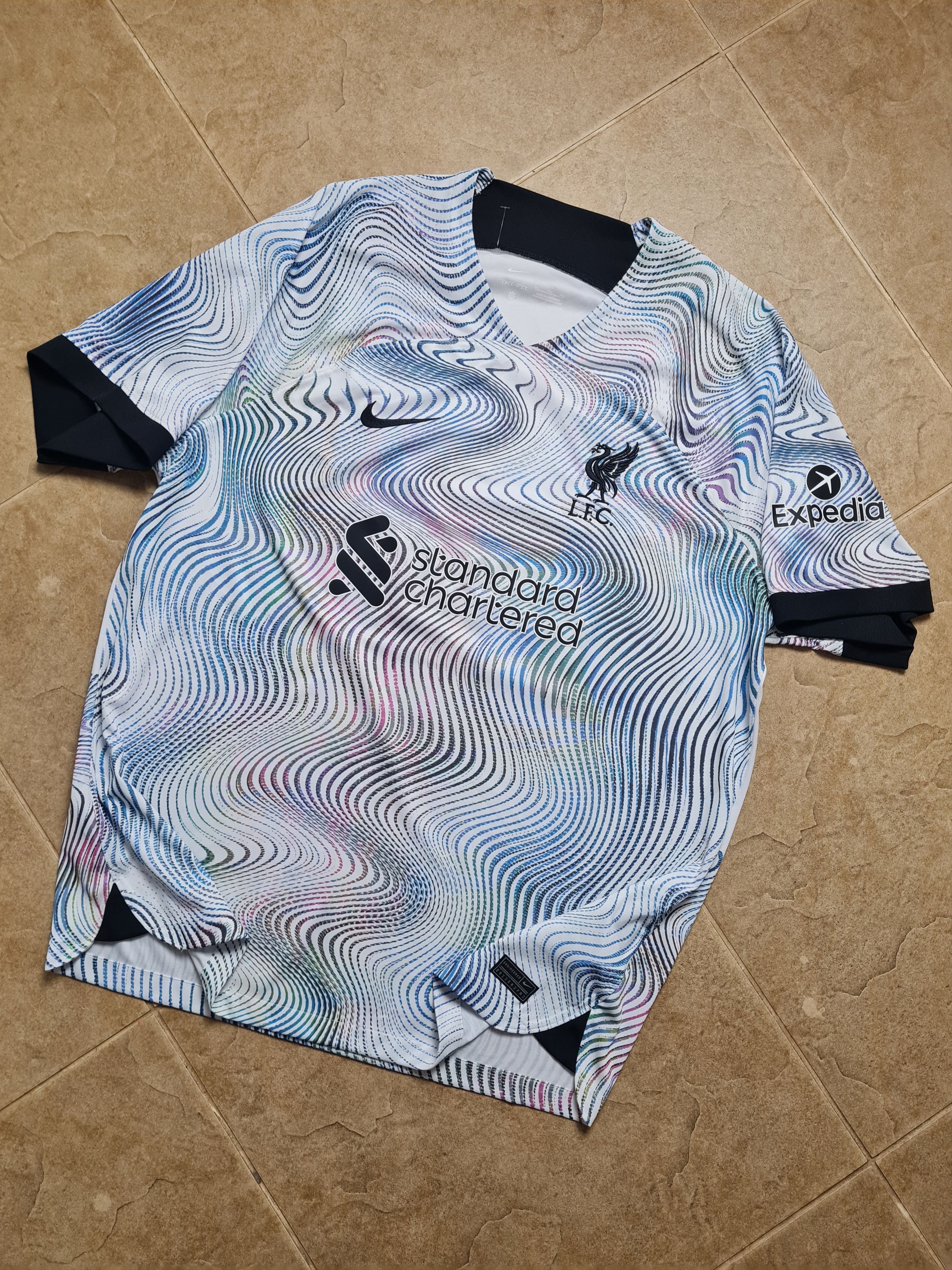 Nike Jersey Liverpool FC 2022-23 Soccer Shirt Nike DN2715-101 Size US XL / EU 56 / 4 - 5 Thumbnail