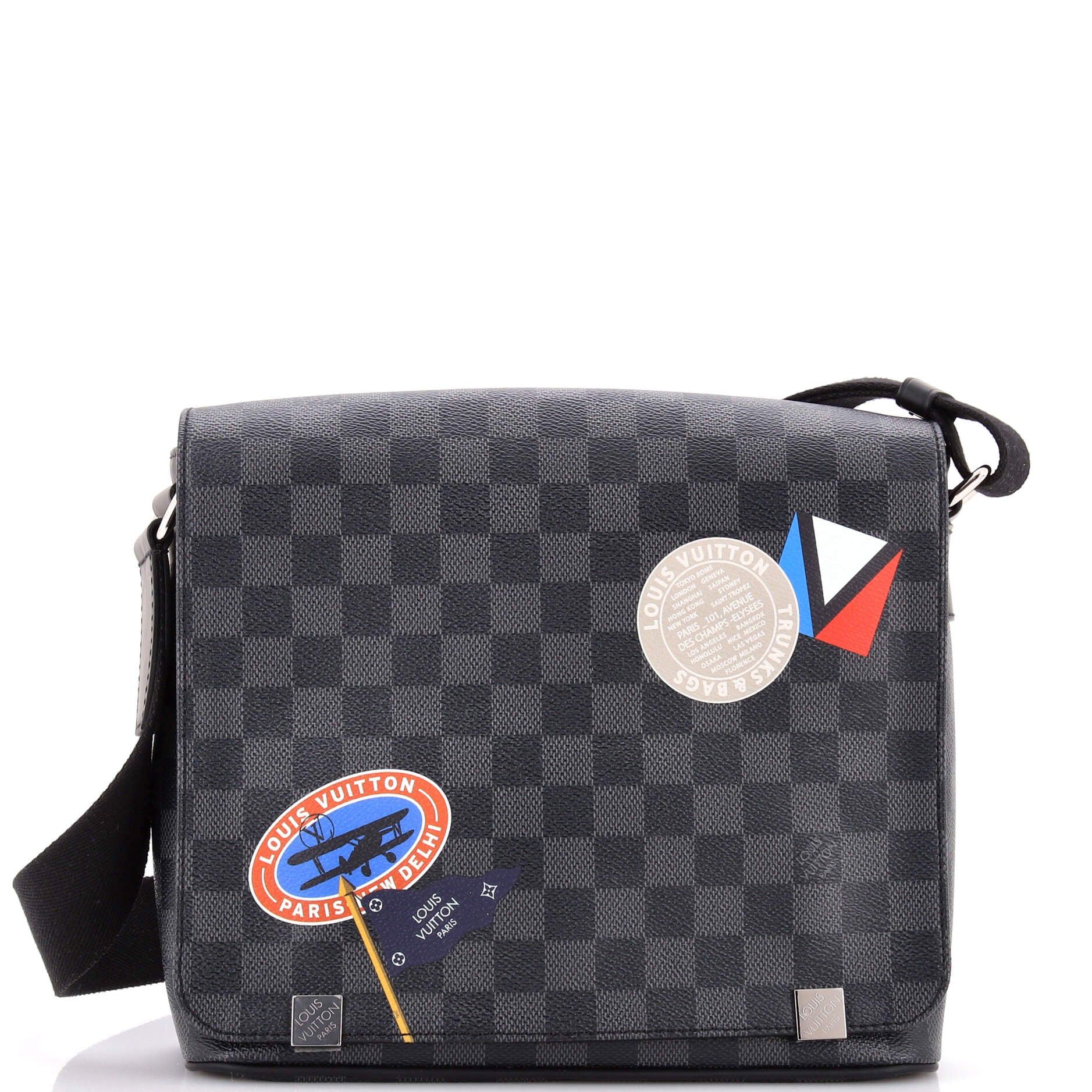 Louis Vuitton District Messenger Bag Size ONE SIZE - 1 Thumbnail