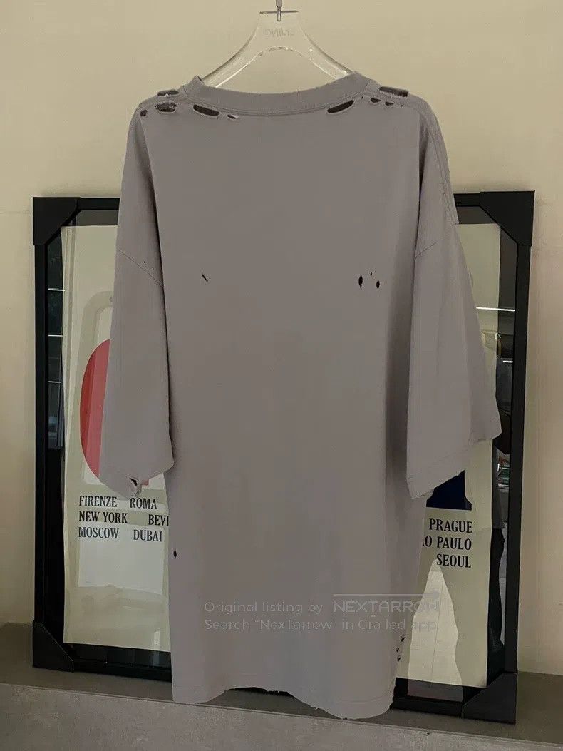 Balenciaga Balenciaga Logo printed holey vintage plain classic short- Size US S / EU 44-46 / 1 - 2 Thumbnail