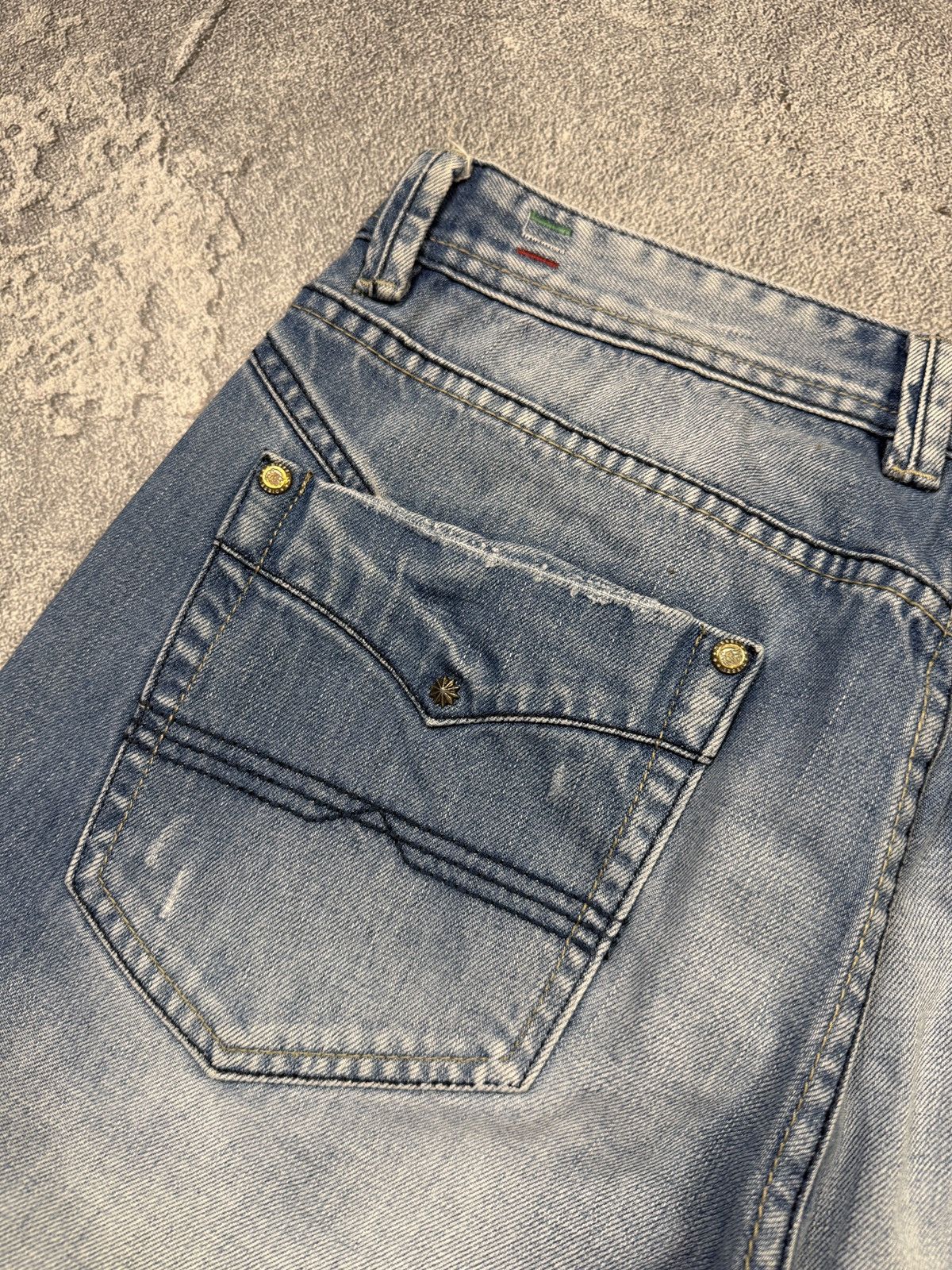 Diesel Vintage Diesel Jeans Distressed Faded Flared Wide Baggy Y2K Size US 33 - 12 Thumbnail