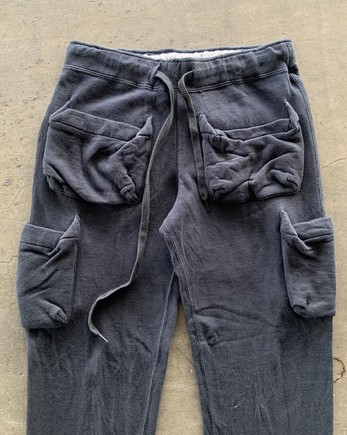 Number (N)ine Number (N)ine 6-Pocket Cargo Sweatpants Size US 30 / EU 46 - 2 Thumbnail