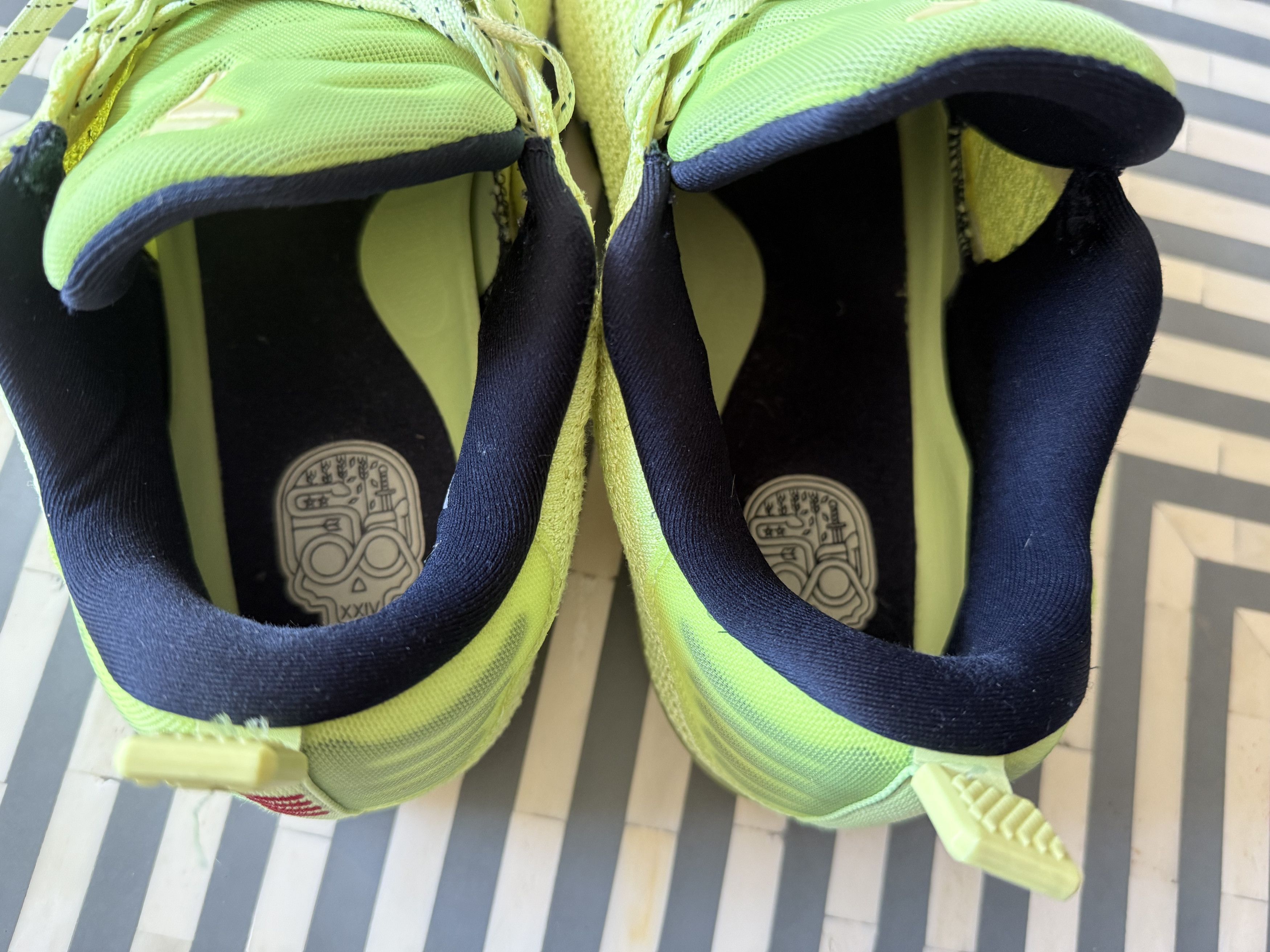 Nike Nike Kobe 11 Elite 4KB Low 'Ghost of Christmas Past' Size US 10.5 / EU 43-44 - 7 Thumbnail