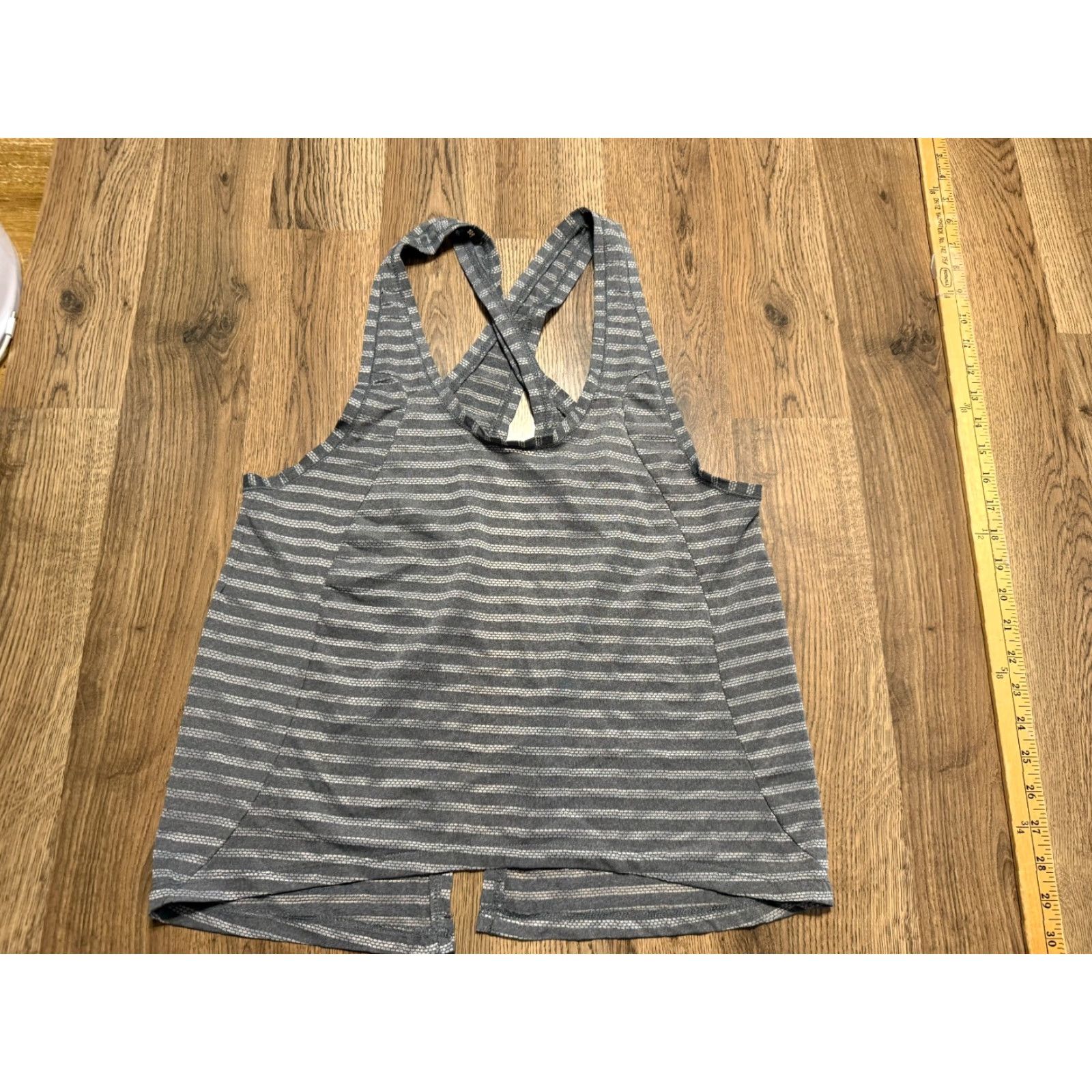 Vintage Zyia Active Shirt Women's Medium Gray Striped Open Back Tank Top Activewear Size M / US 6-8 / IT 42-44 - 2 Thumbnail