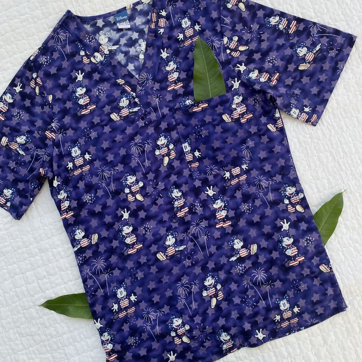 Mickey Mouse Vintage Mickey Mouse V-Neck Laboratories Shirt Size US M / EU 48-50 / 2 - 3 Thumbnail