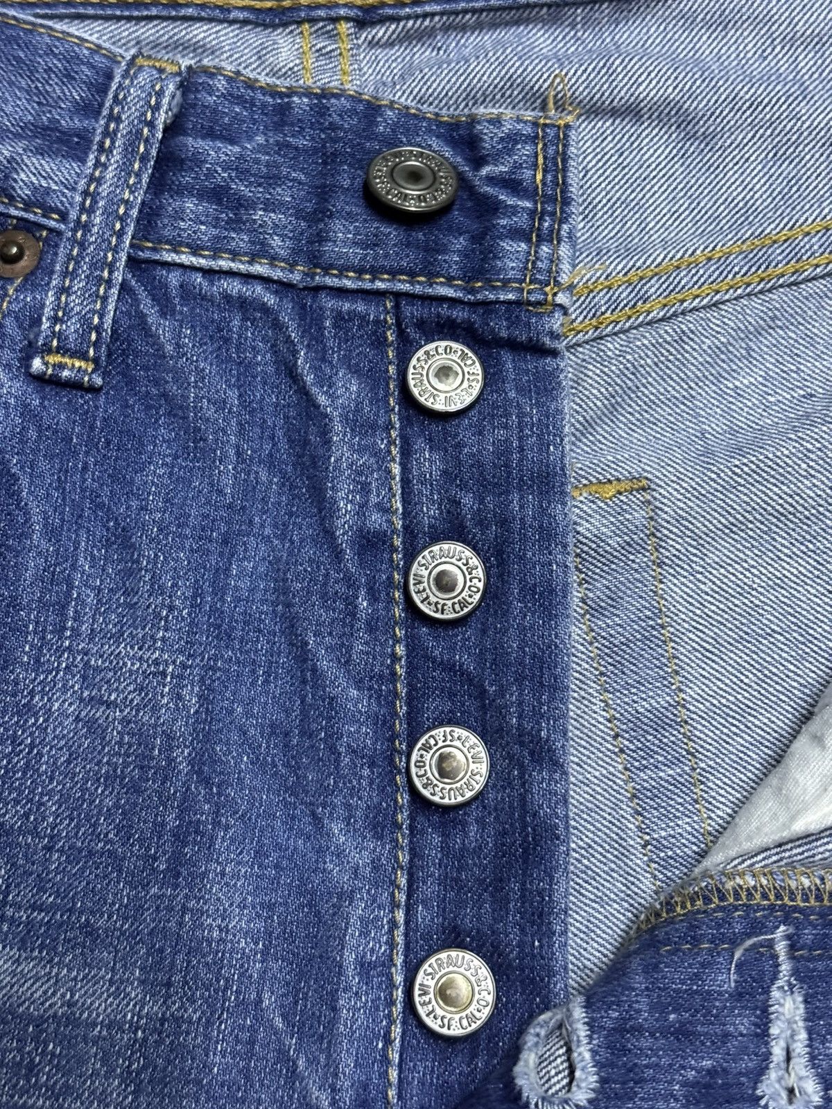 Levi's Vintage Levis 501 Faded Wash Distressed Loose Jeans Size US 31 - 10 Thumbnail